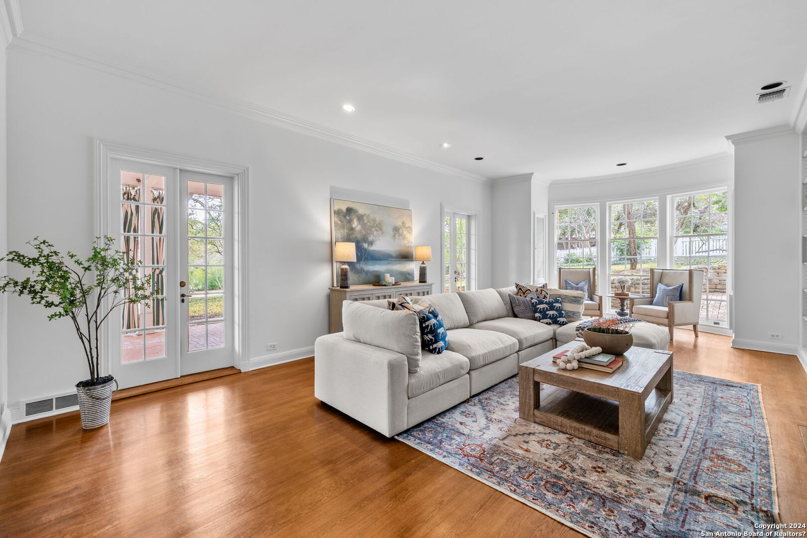 10 Ironwood Rd