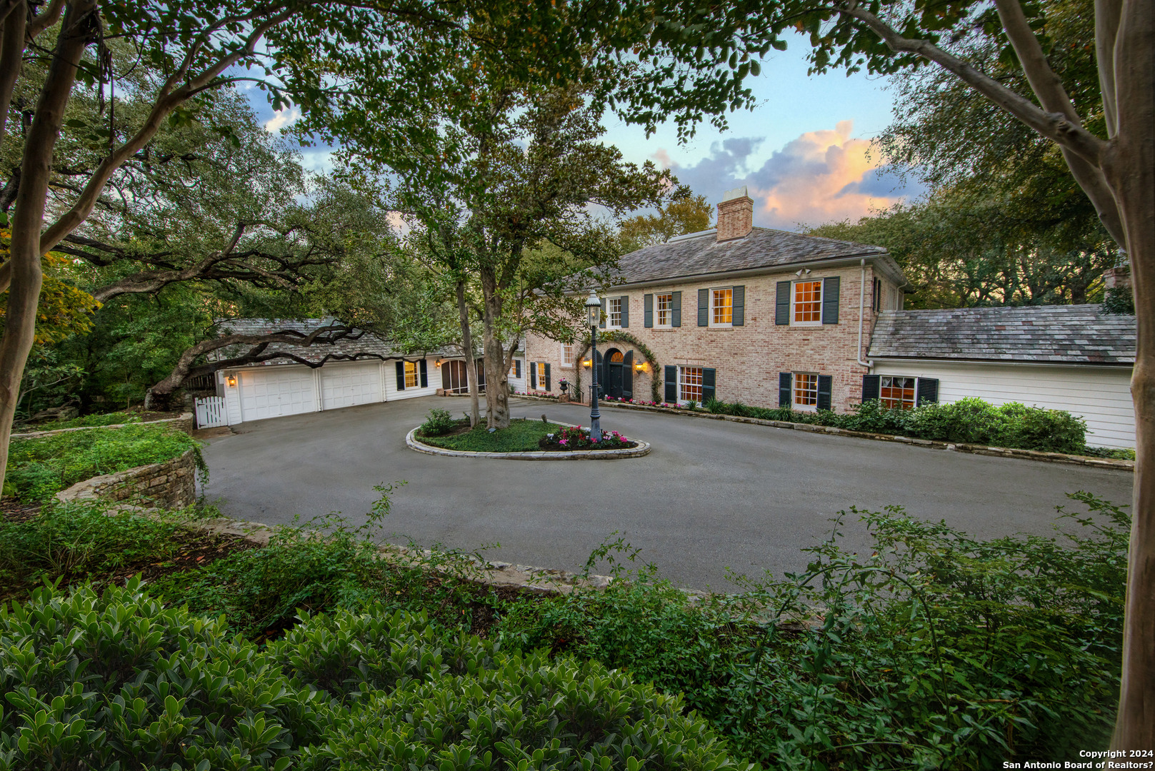 10 Ironwood Rd