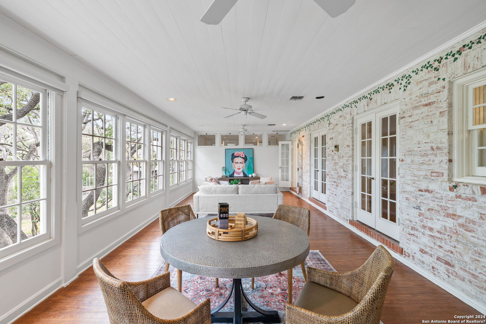 10 Ironwood Rd
