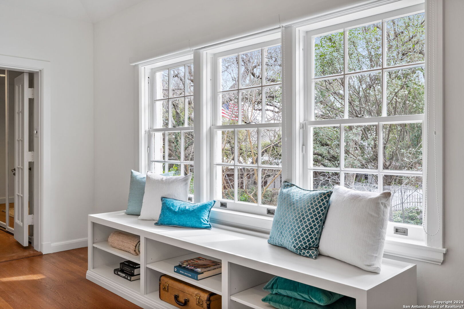 10 Ironwood Rd