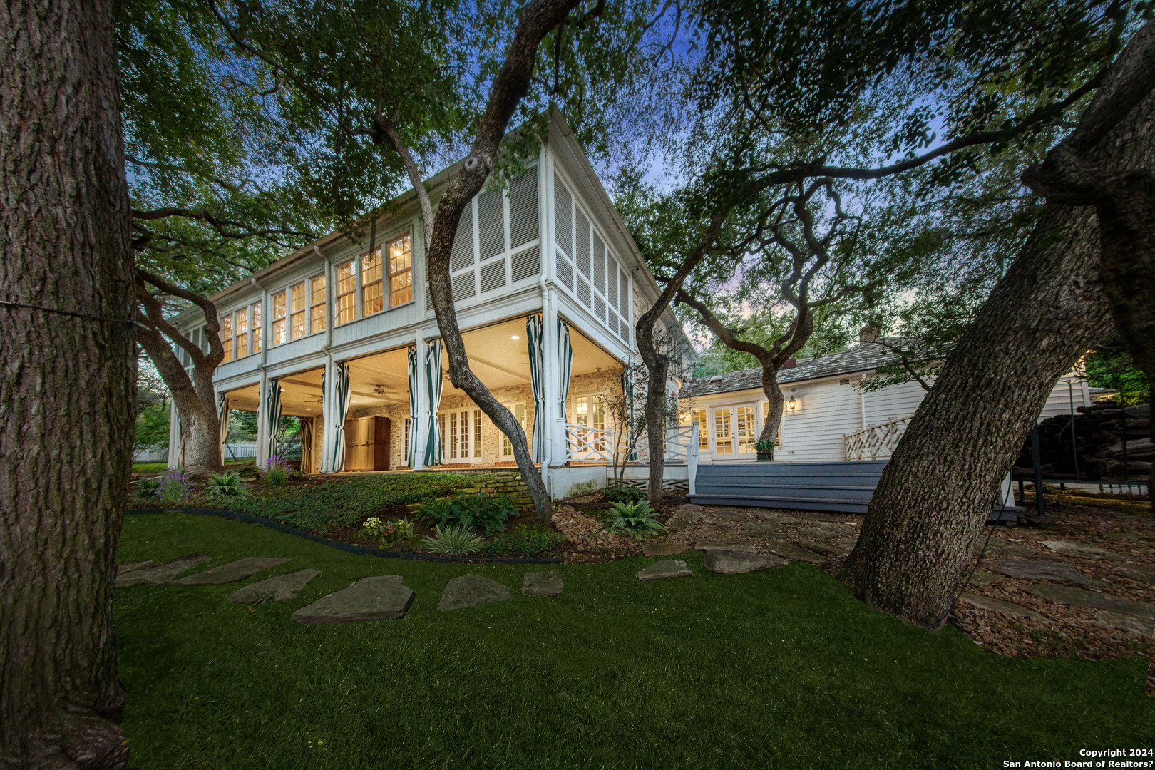 10 Ironwood Rd
