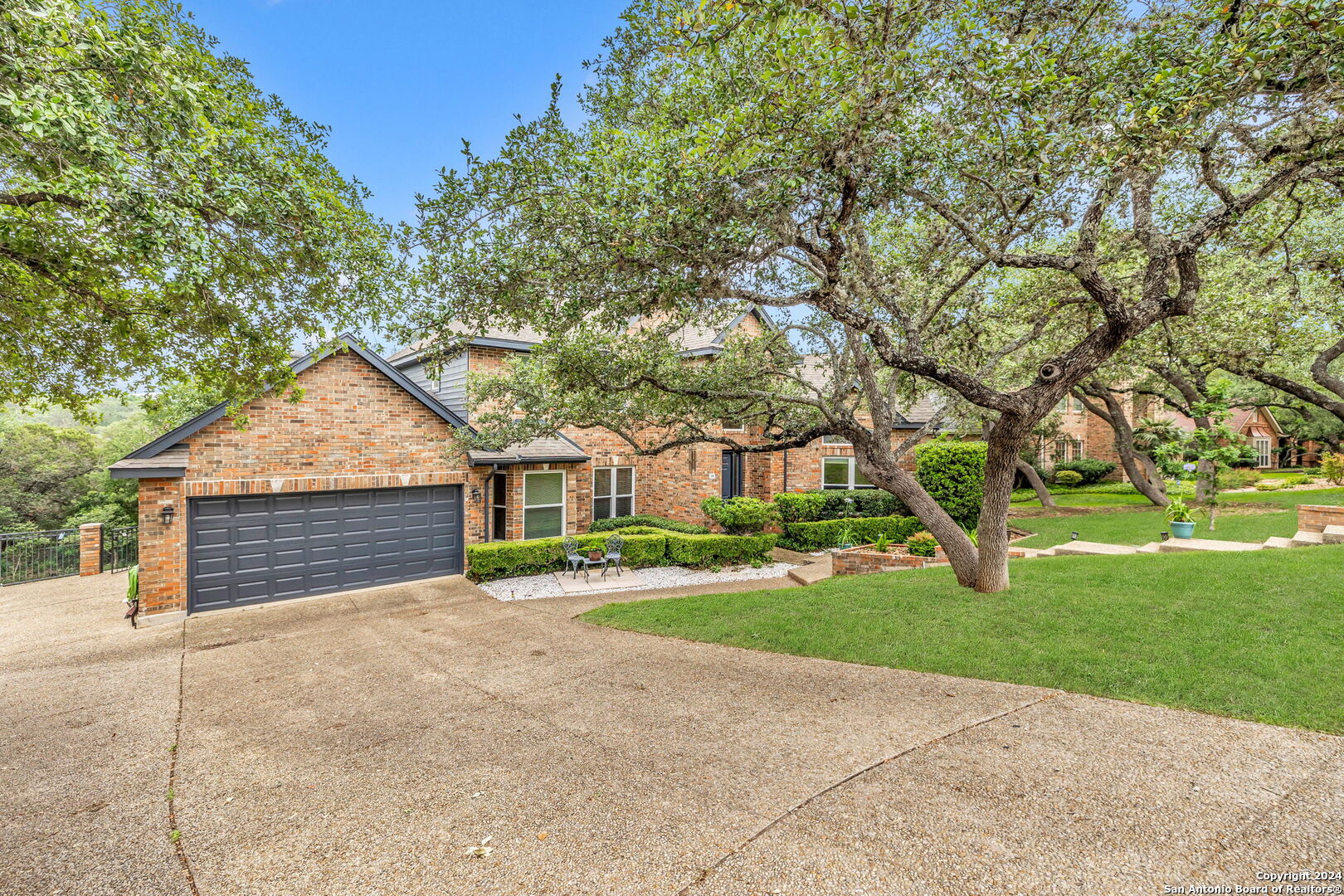 39 INWOOD MANOR