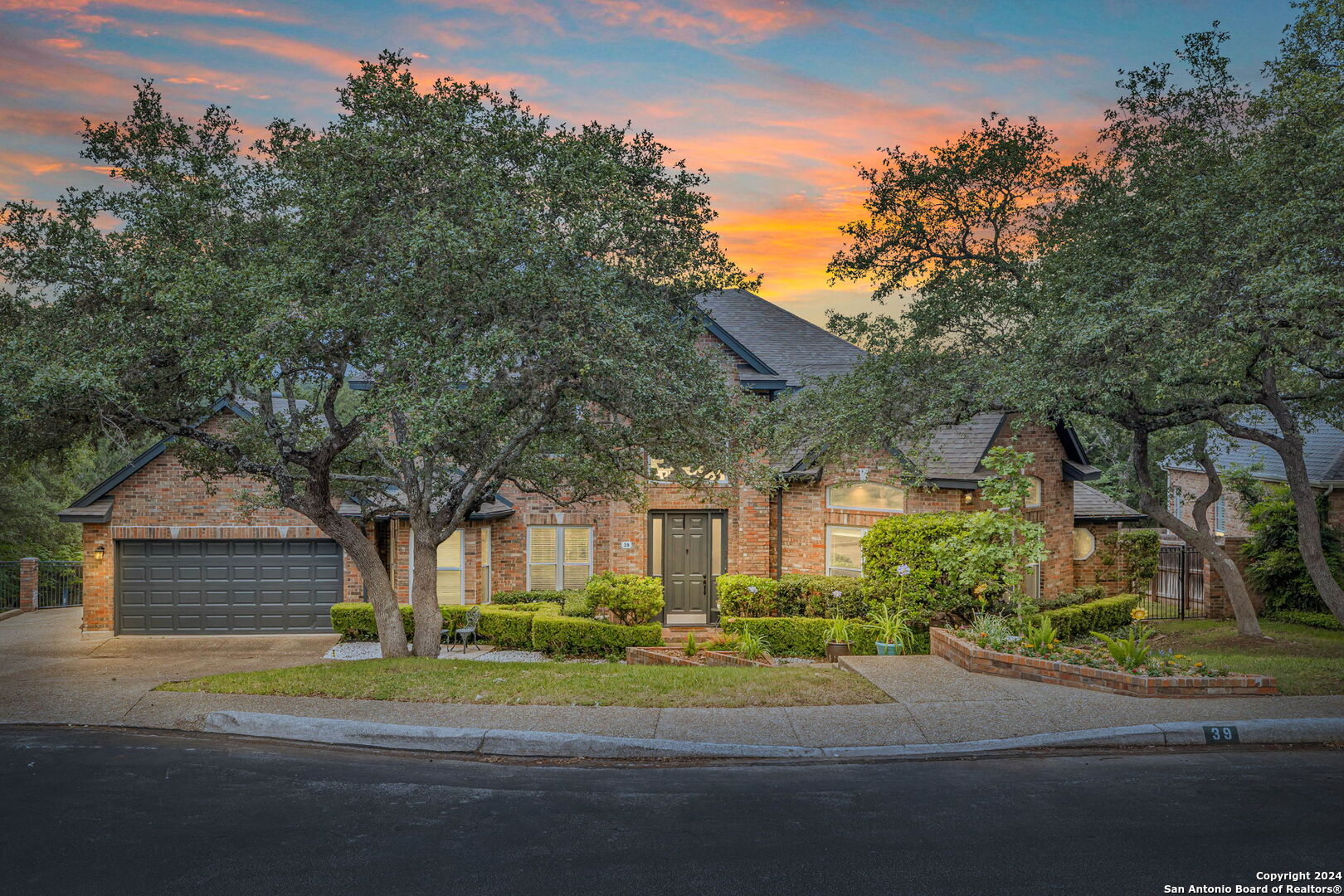 39 INWOOD MANOR