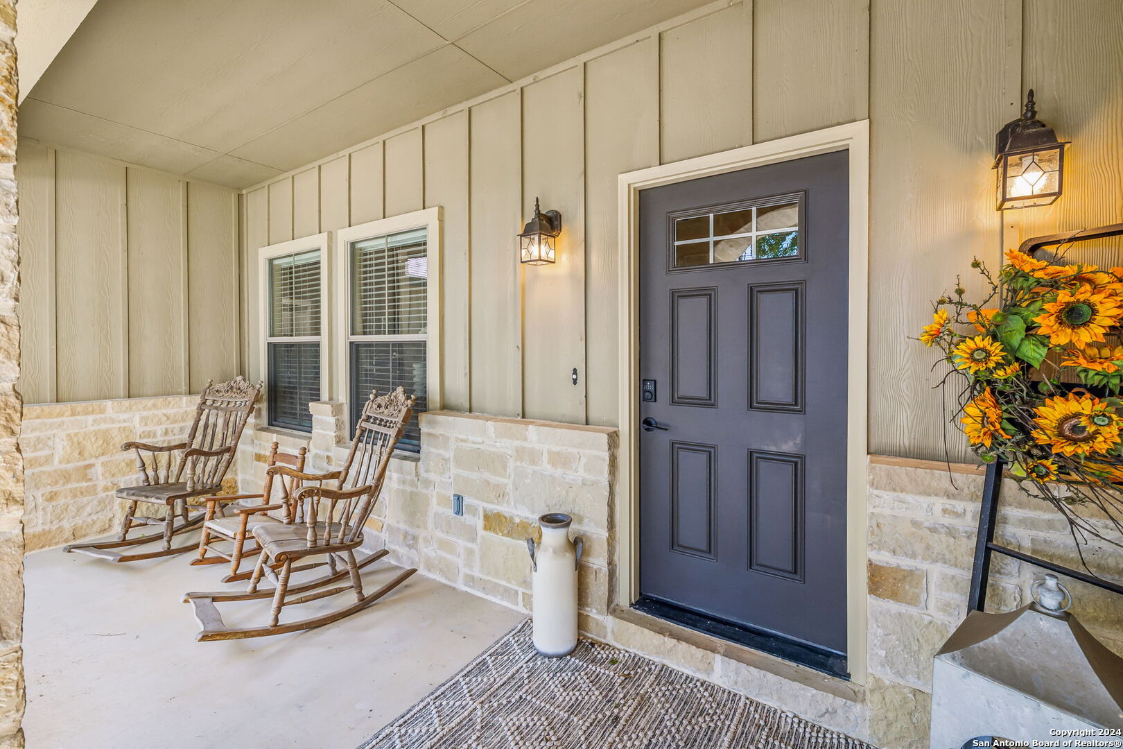 112 GLENN OAKS DR