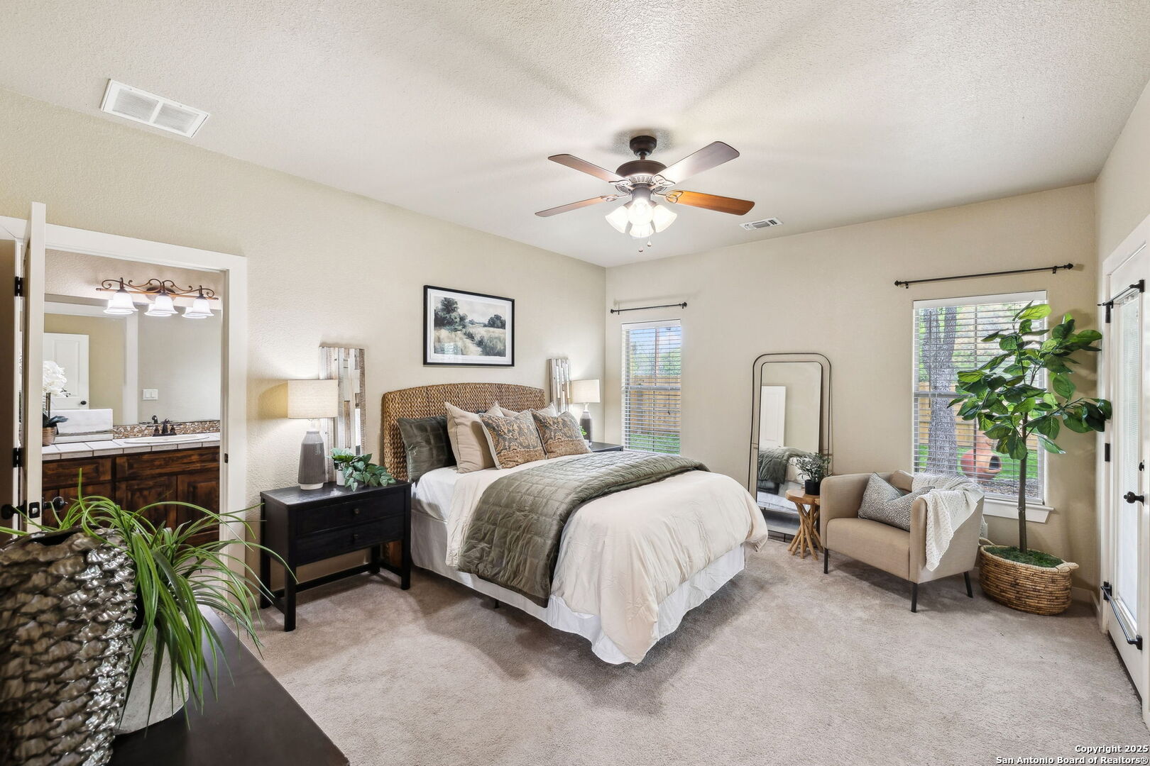 112 GLENN OAKS DR