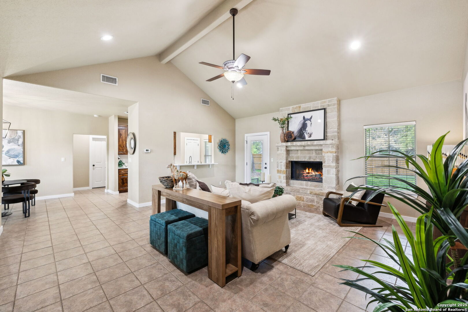 112 GLENN OAKS DR