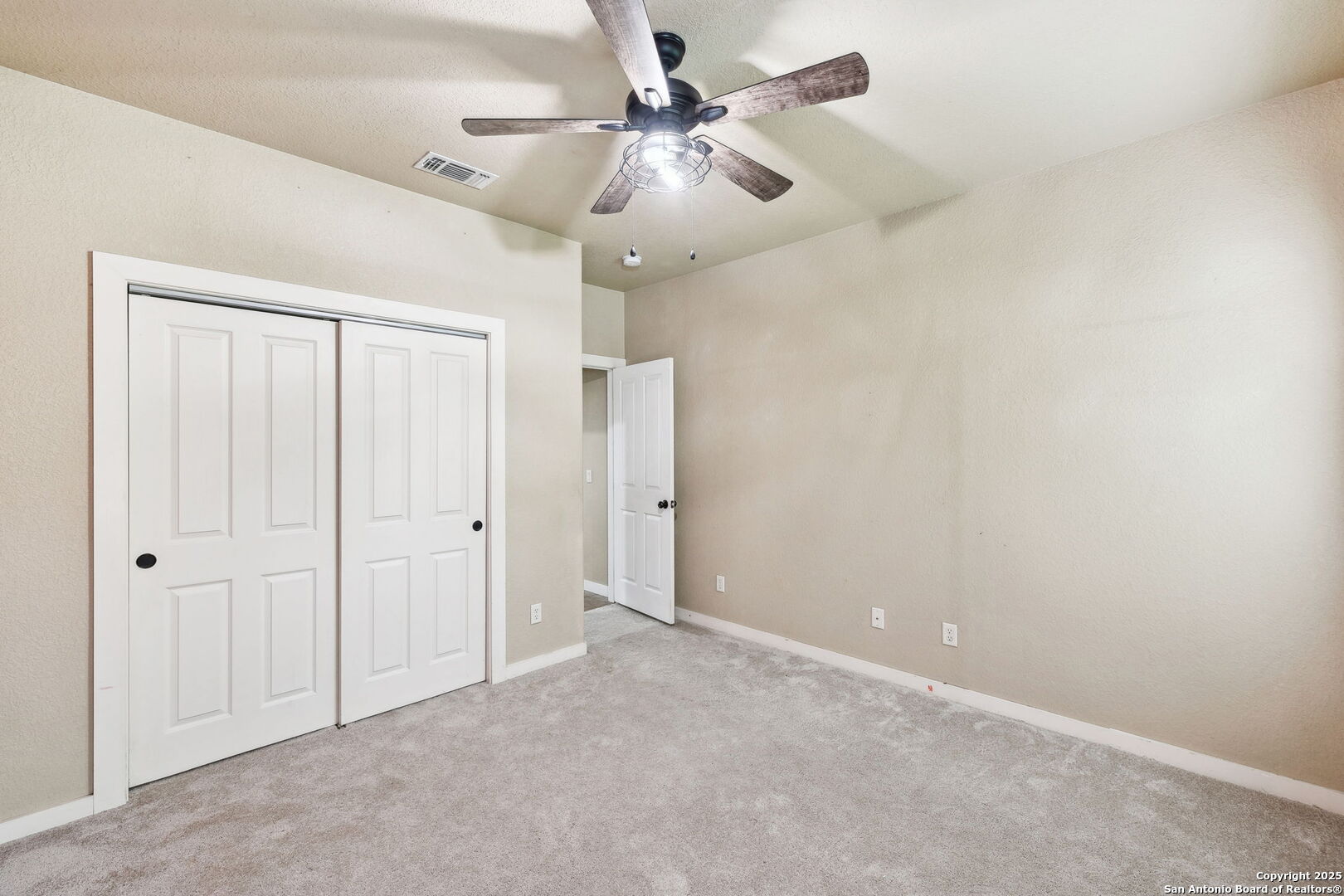 112 GLENN OAKS DR