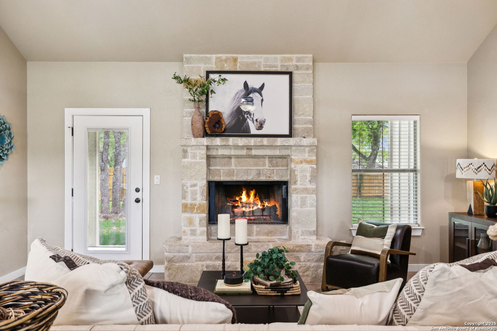 112 GLENN OAKS DR