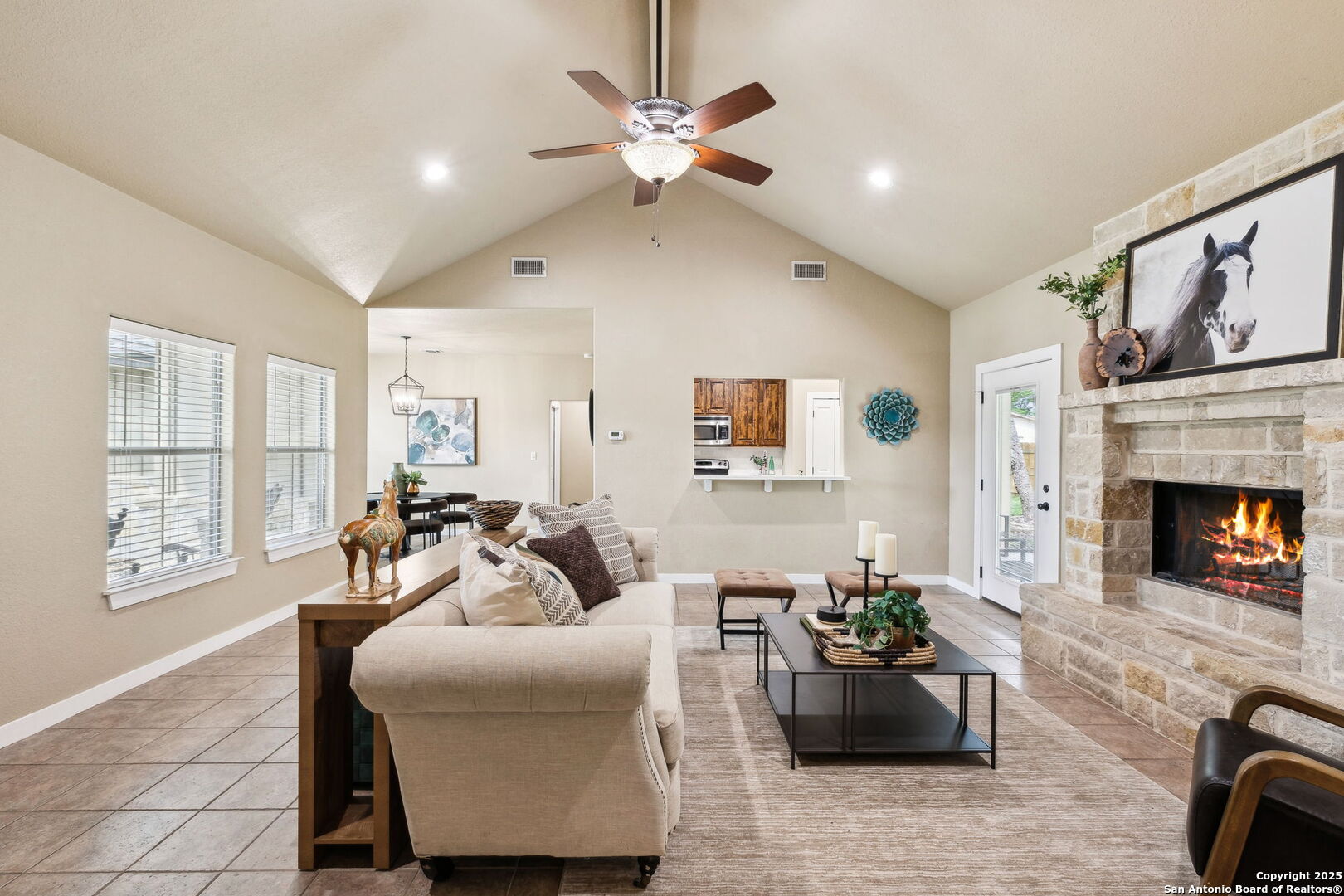 112 GLENN OAKS DR
