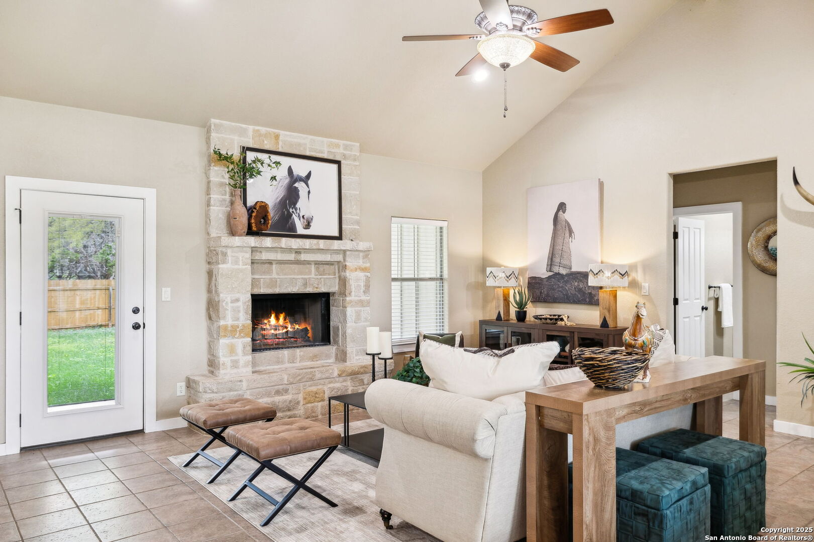 112 GLENN OAKS DR