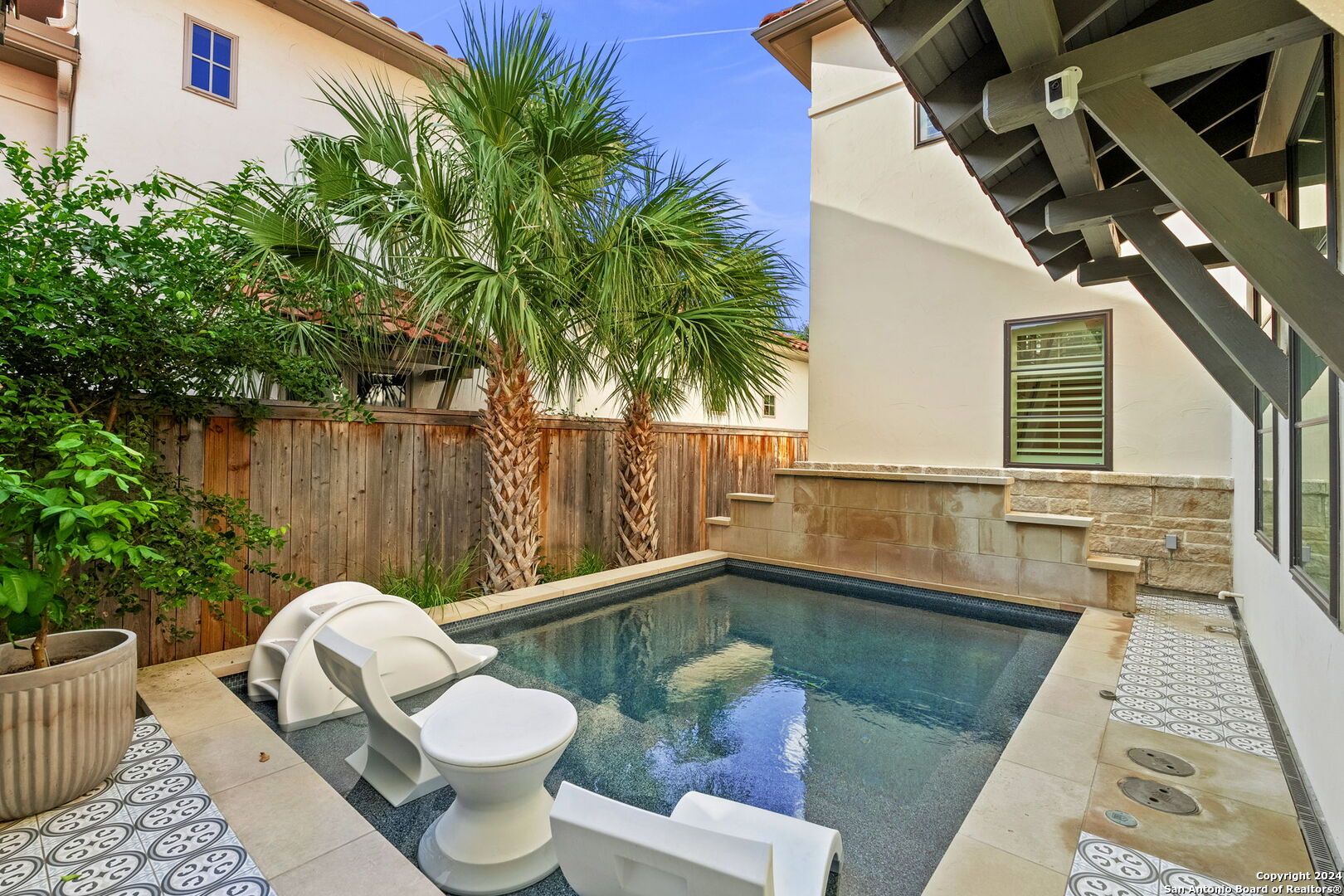 140 GRANDVIEW PL