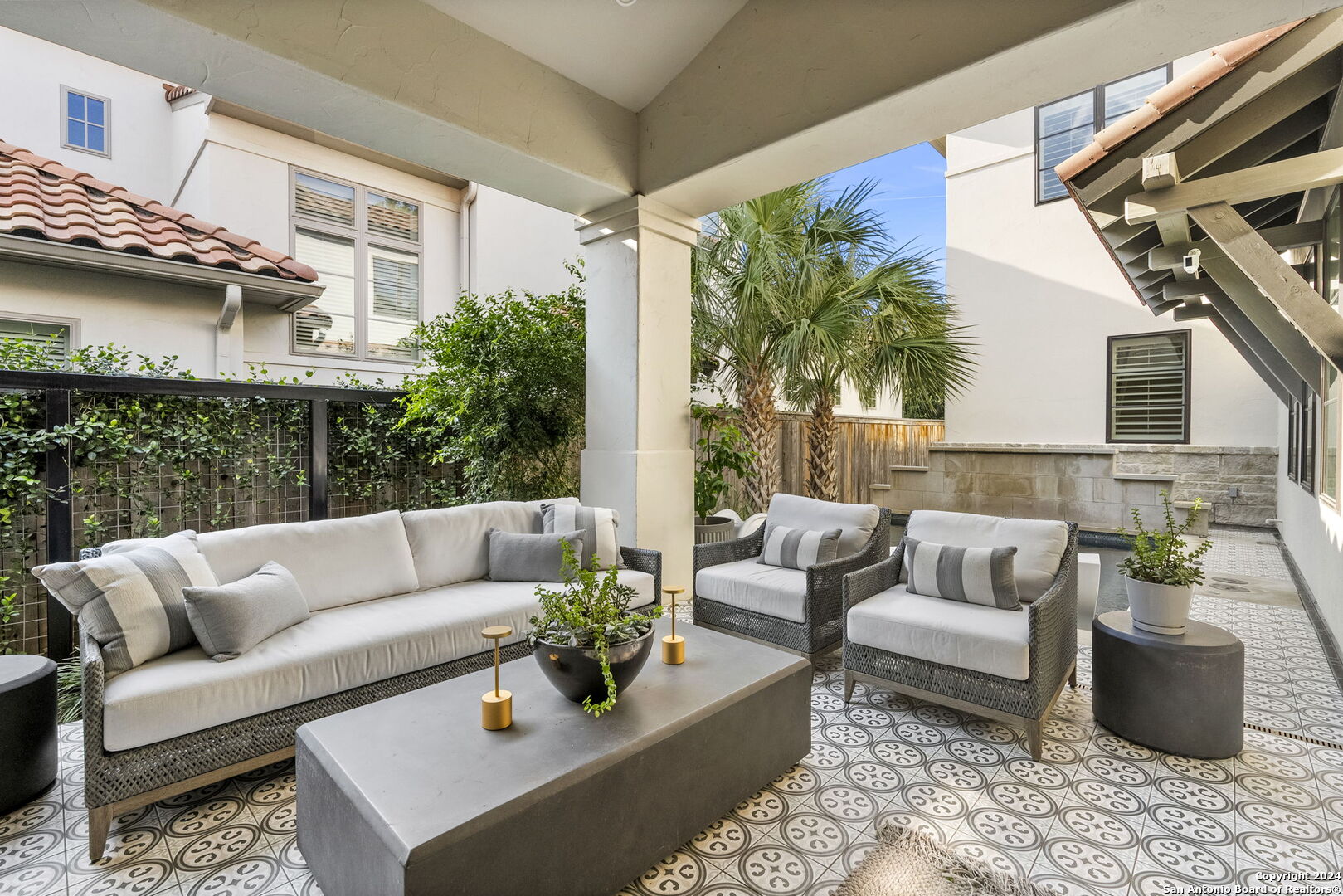 140 GRANDVIEW PL