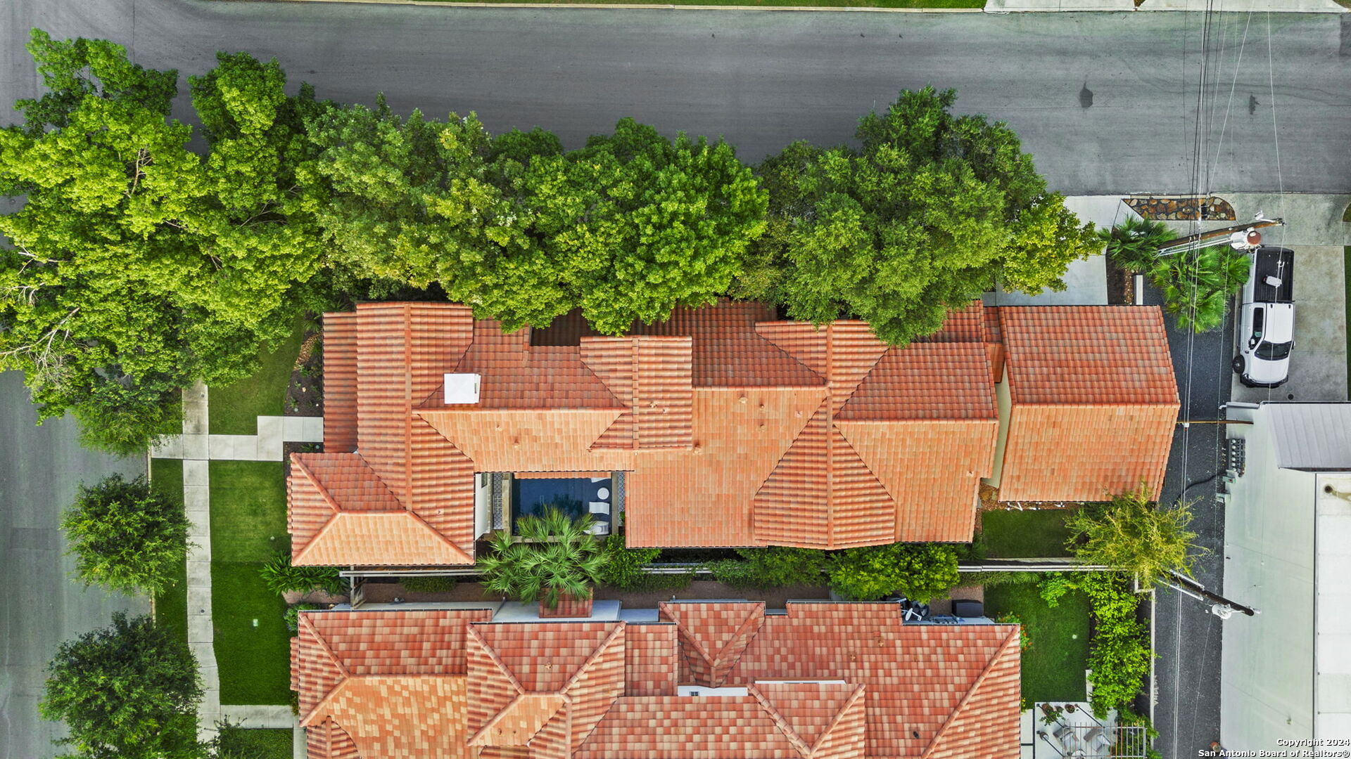 140 GRANDVIEW PL