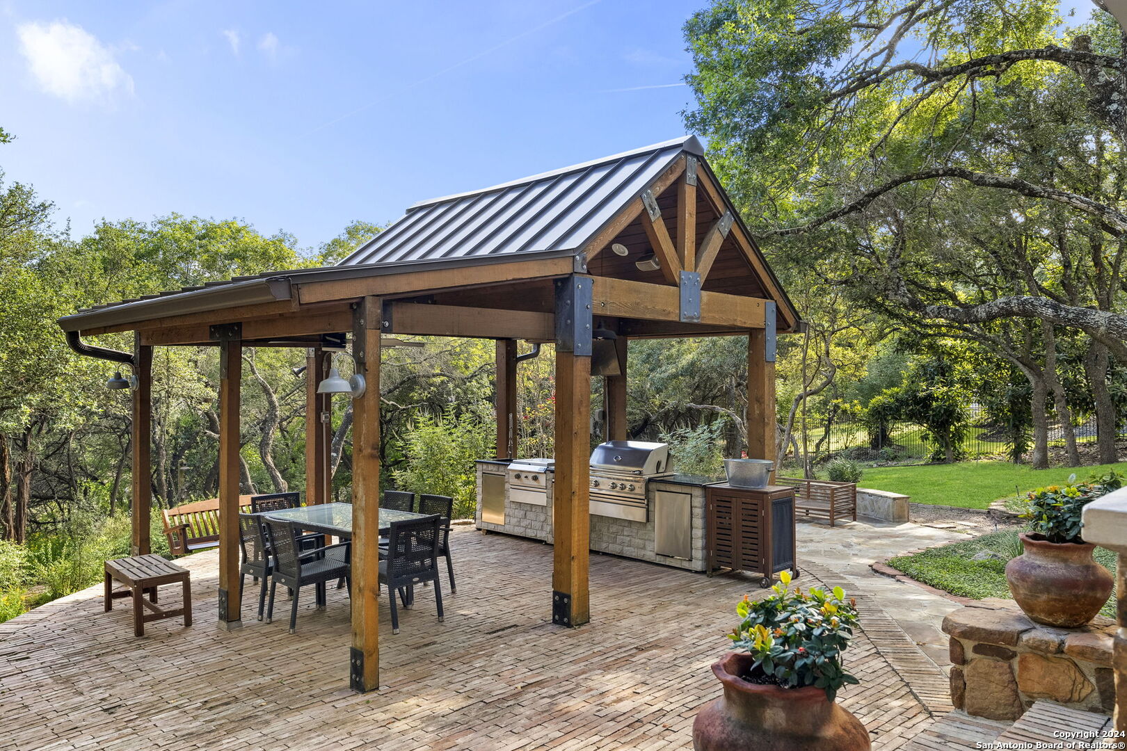 41 GALLERIA DR