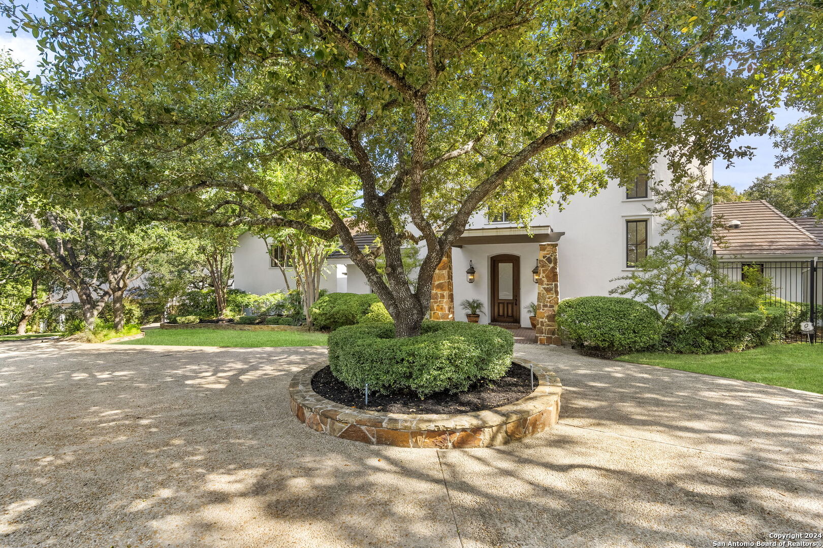 41 GALLERIA DR