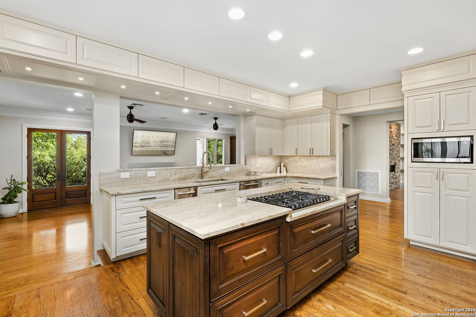 41 GALLERIA DR