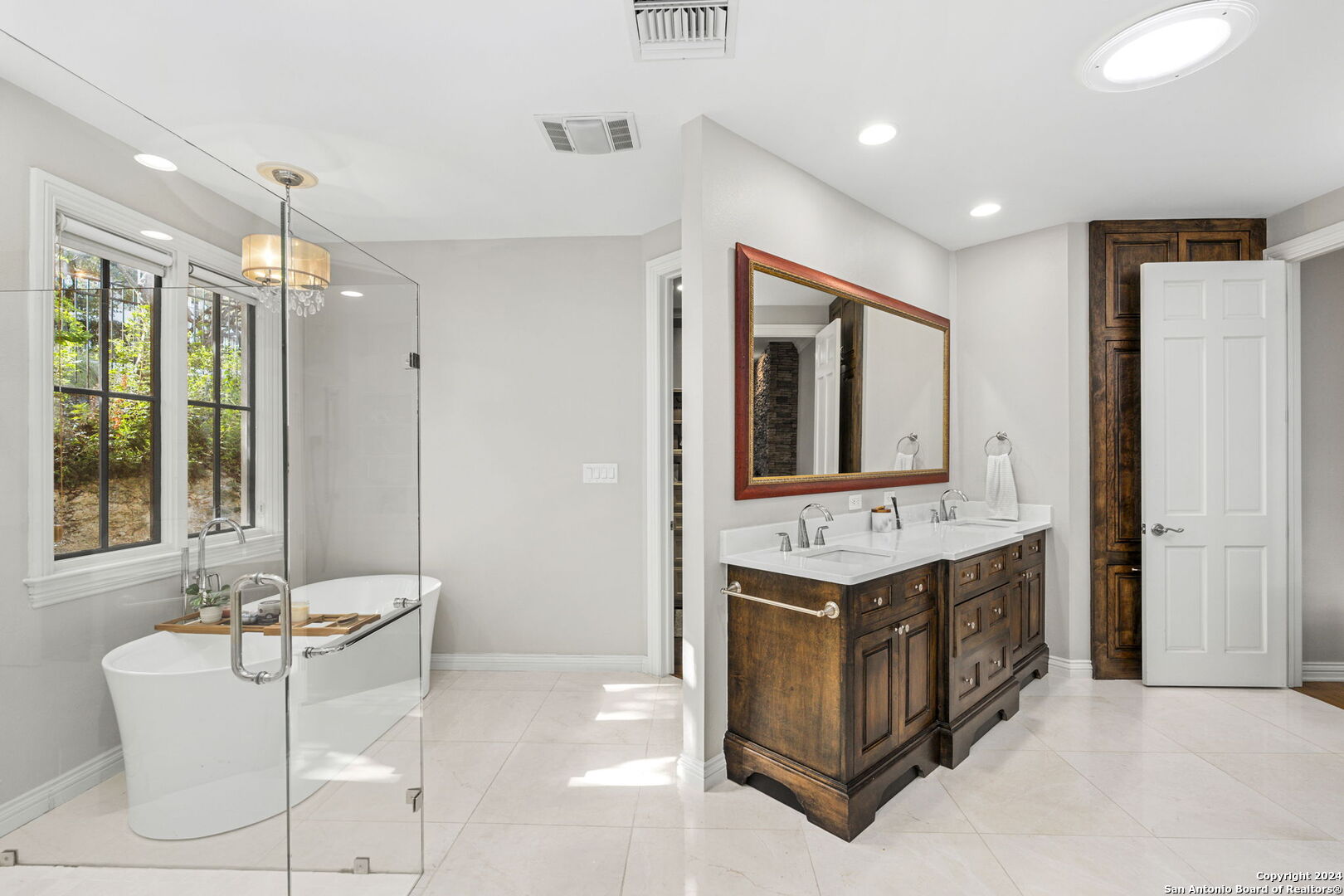 41 GALLERIA DR