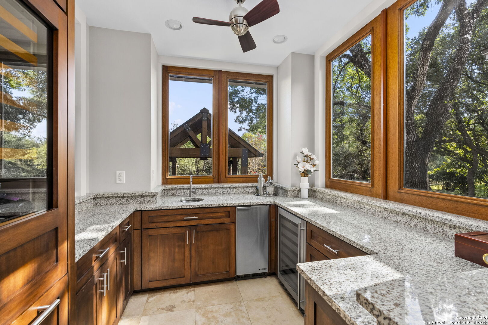 41 GALLERIA DR