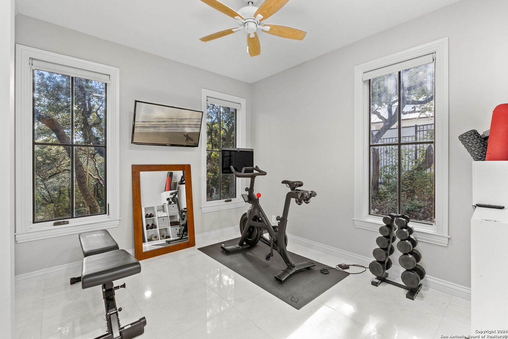41 GALLERIA DR