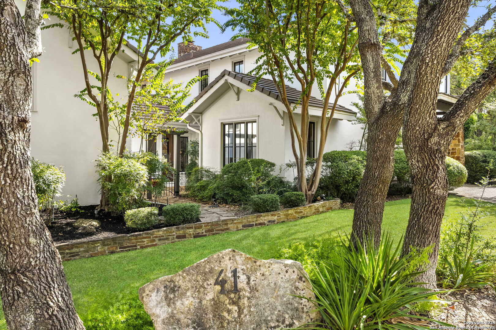 41 GALLERIA DR