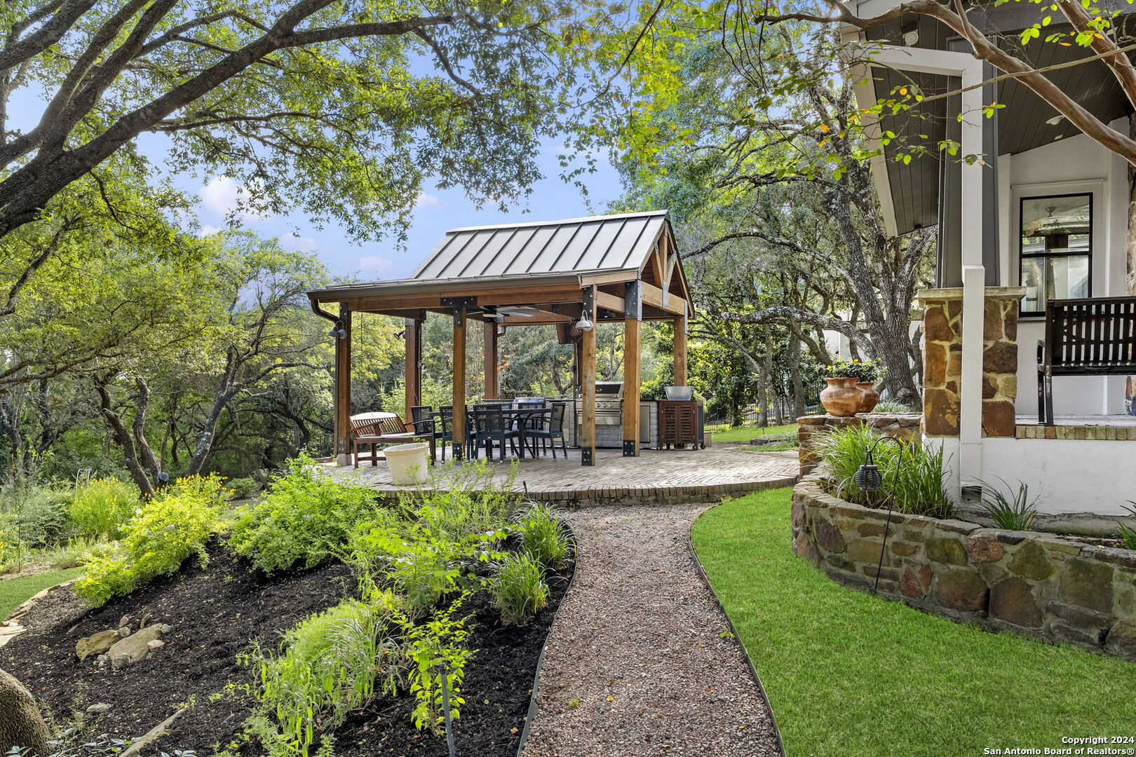 41 GALLERIA DR