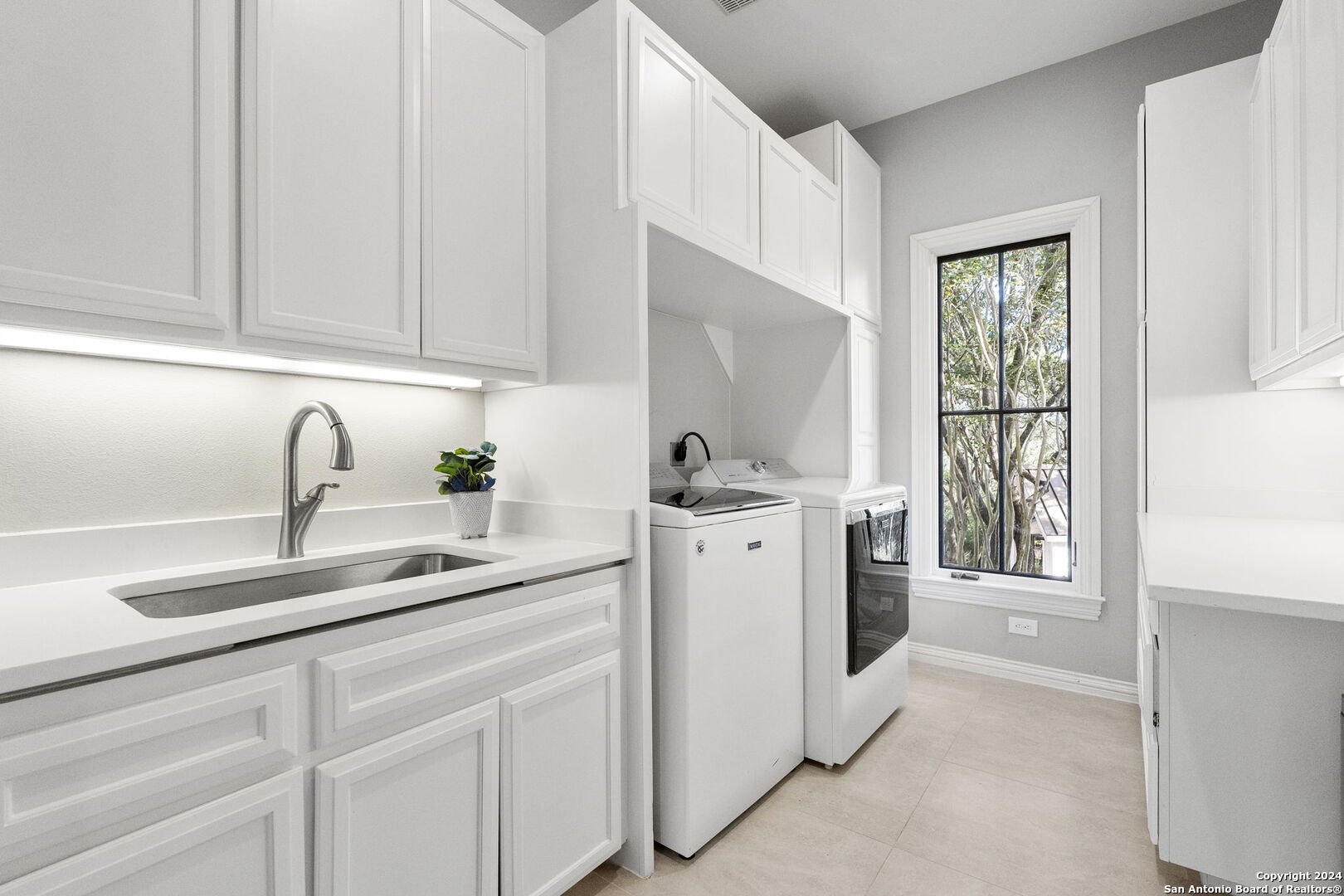41 GALLERIA DR
