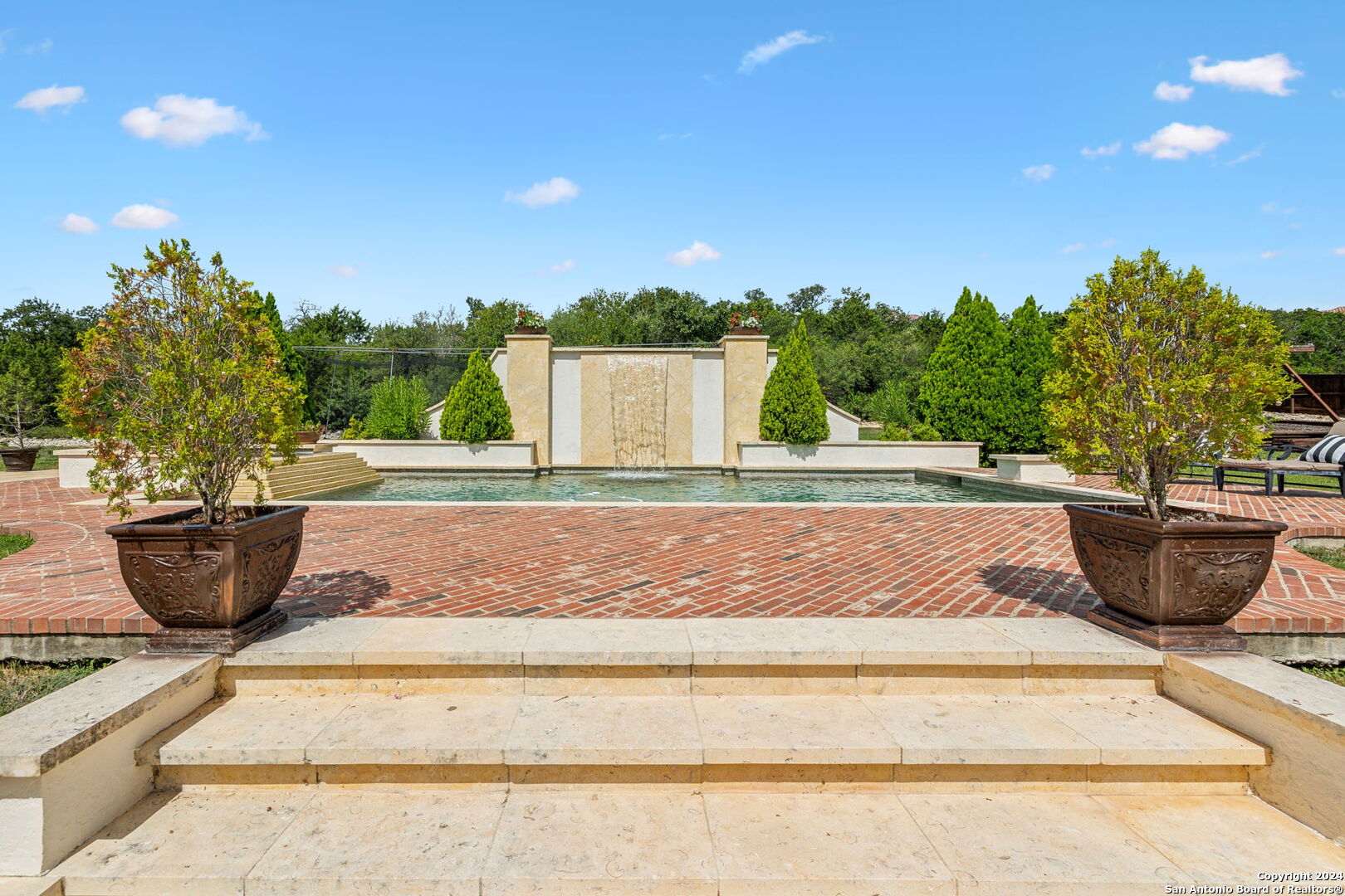 707 Ruidosa Downs