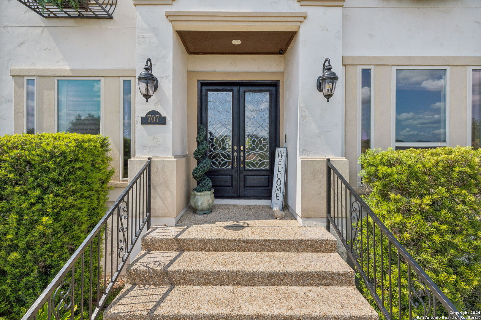 707 Ruidosa Downs