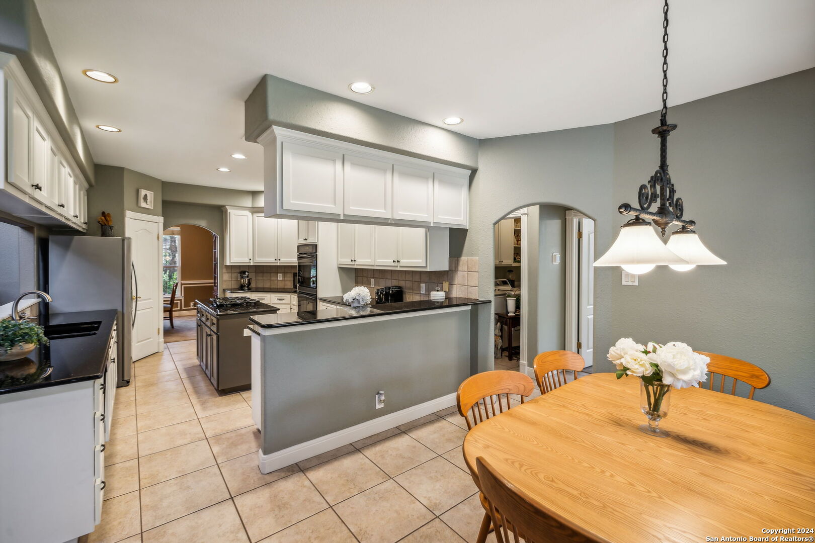 7 INWOOD CLIFFS DR