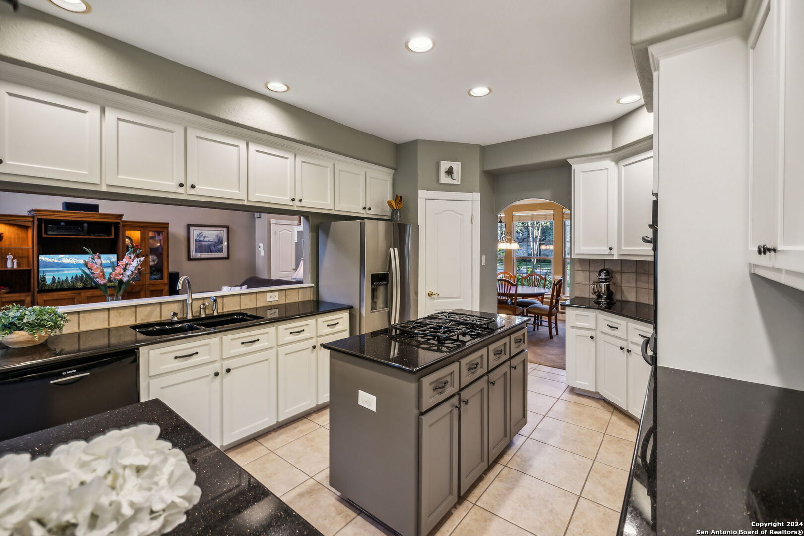7 INWOOD CLIFFS DR