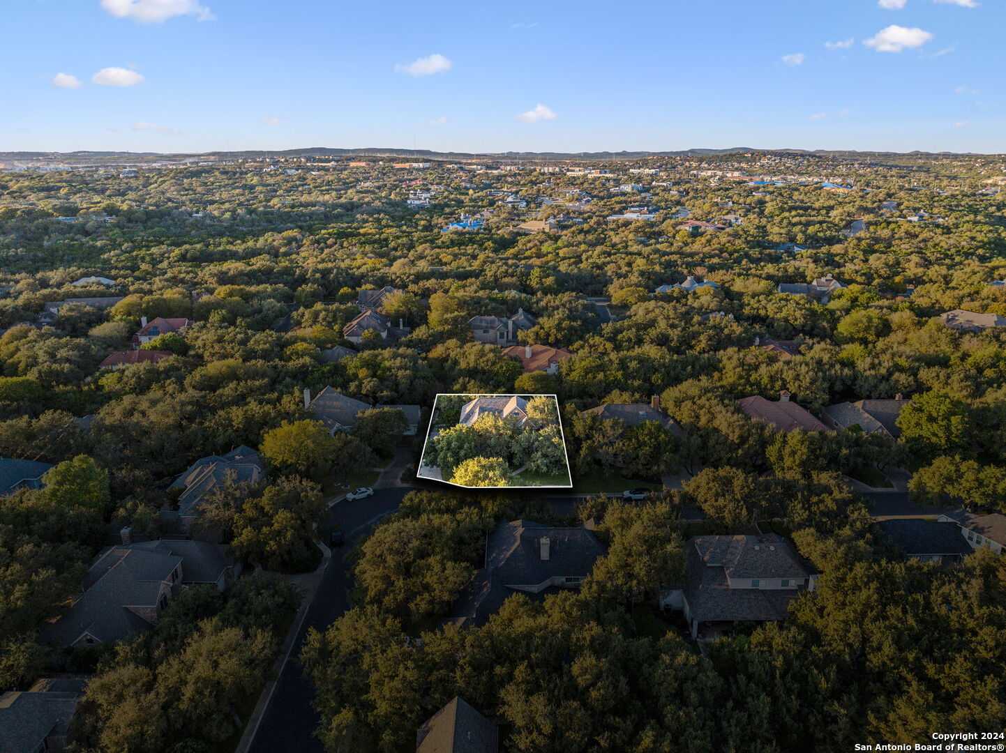 7 INWOOD CLIFFS DR