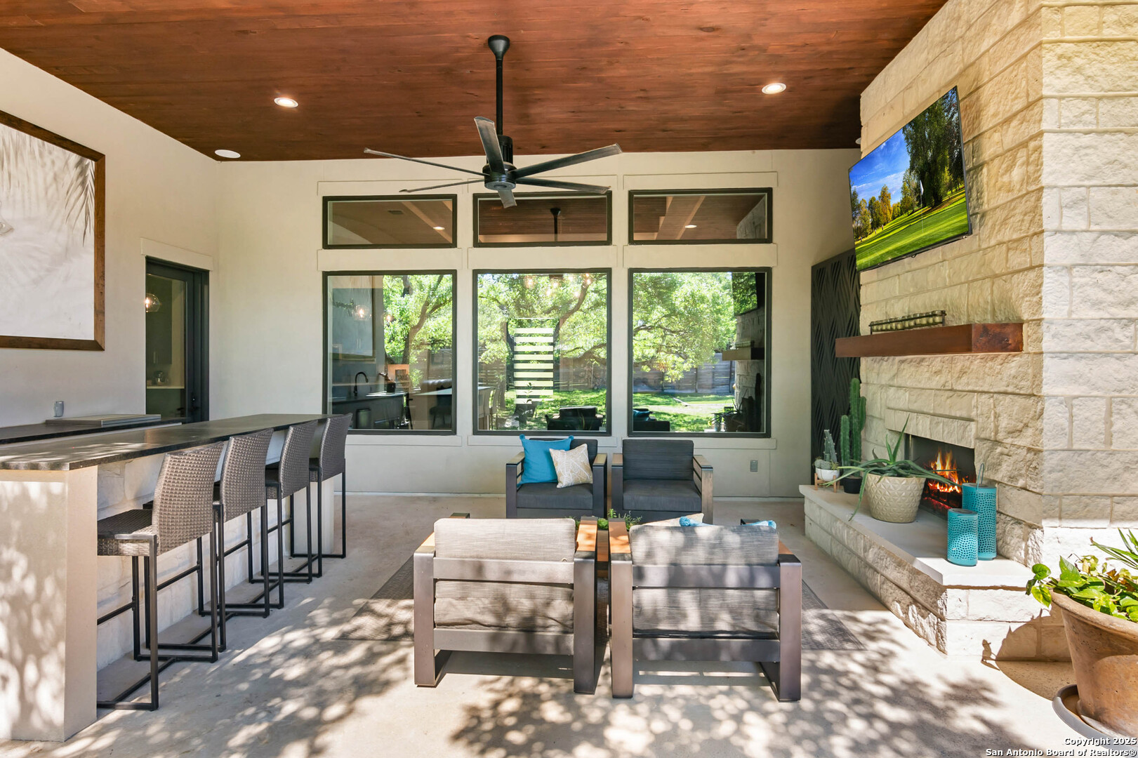 8534 Raintree Woods