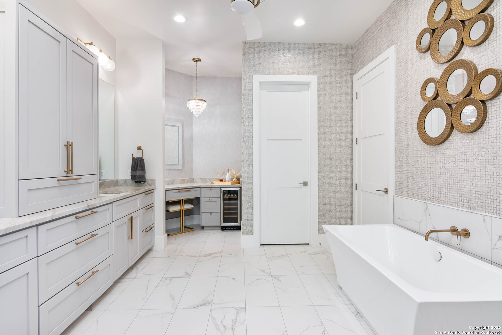 8534 Raintree Woods