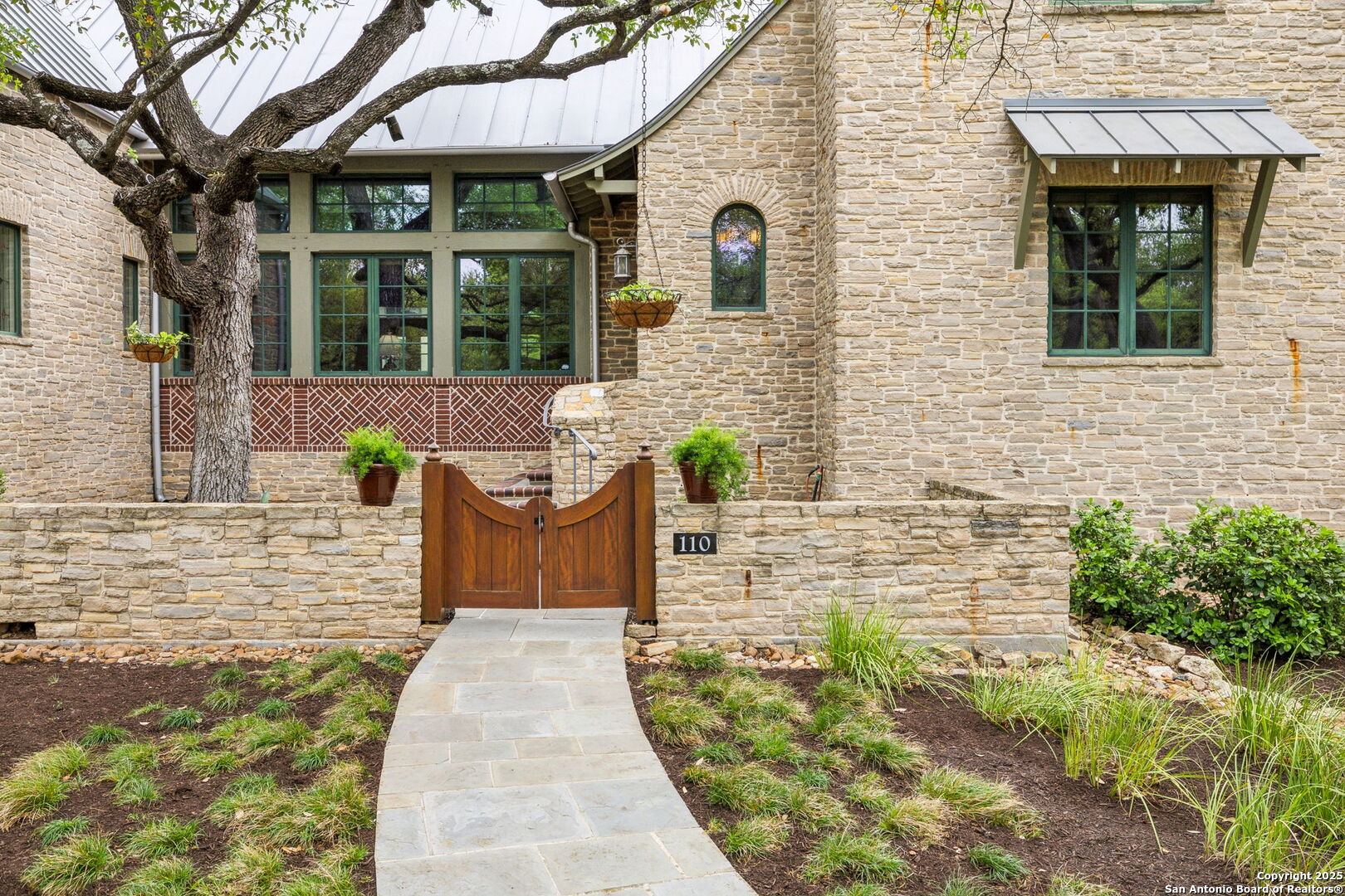110 Turnberry Way