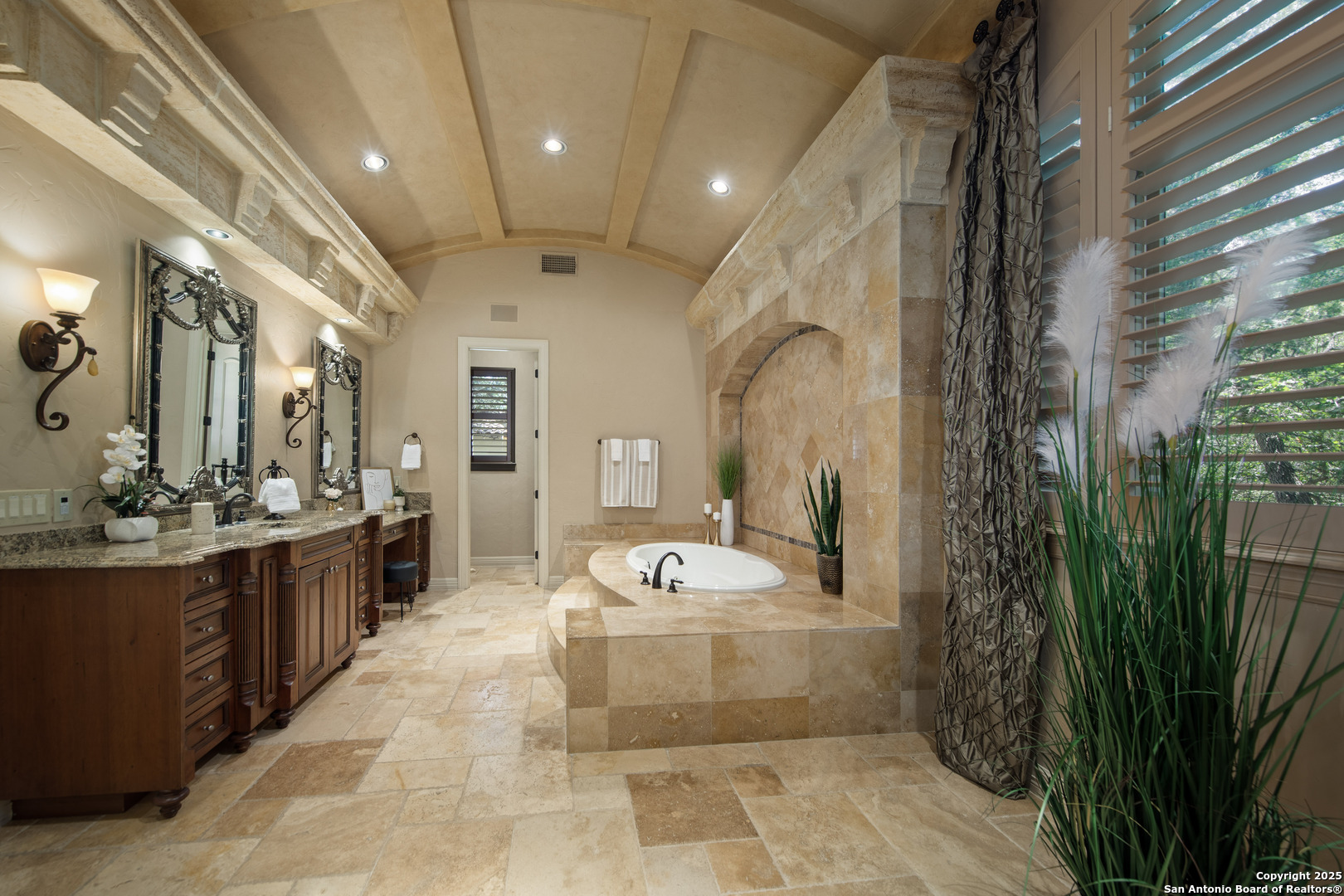 607 Bentley Manor