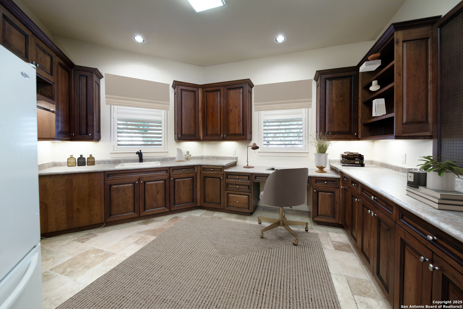 607 Bentley Manor
