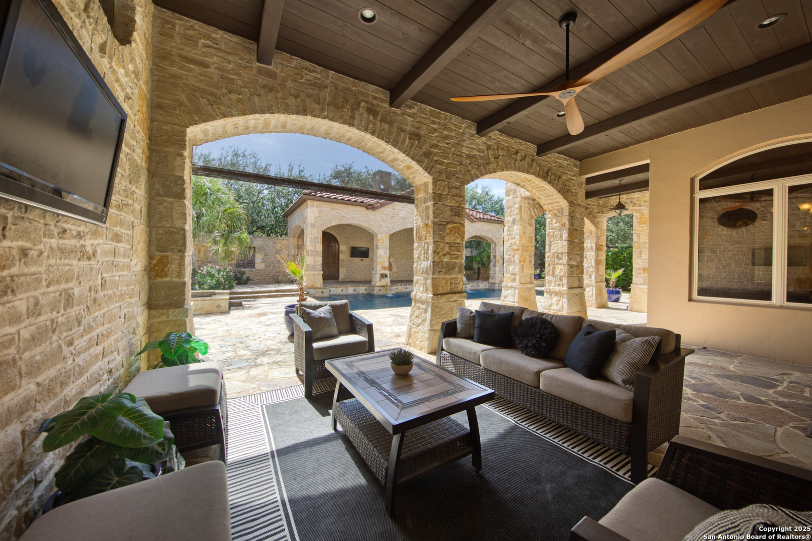 607 Bentley Manor