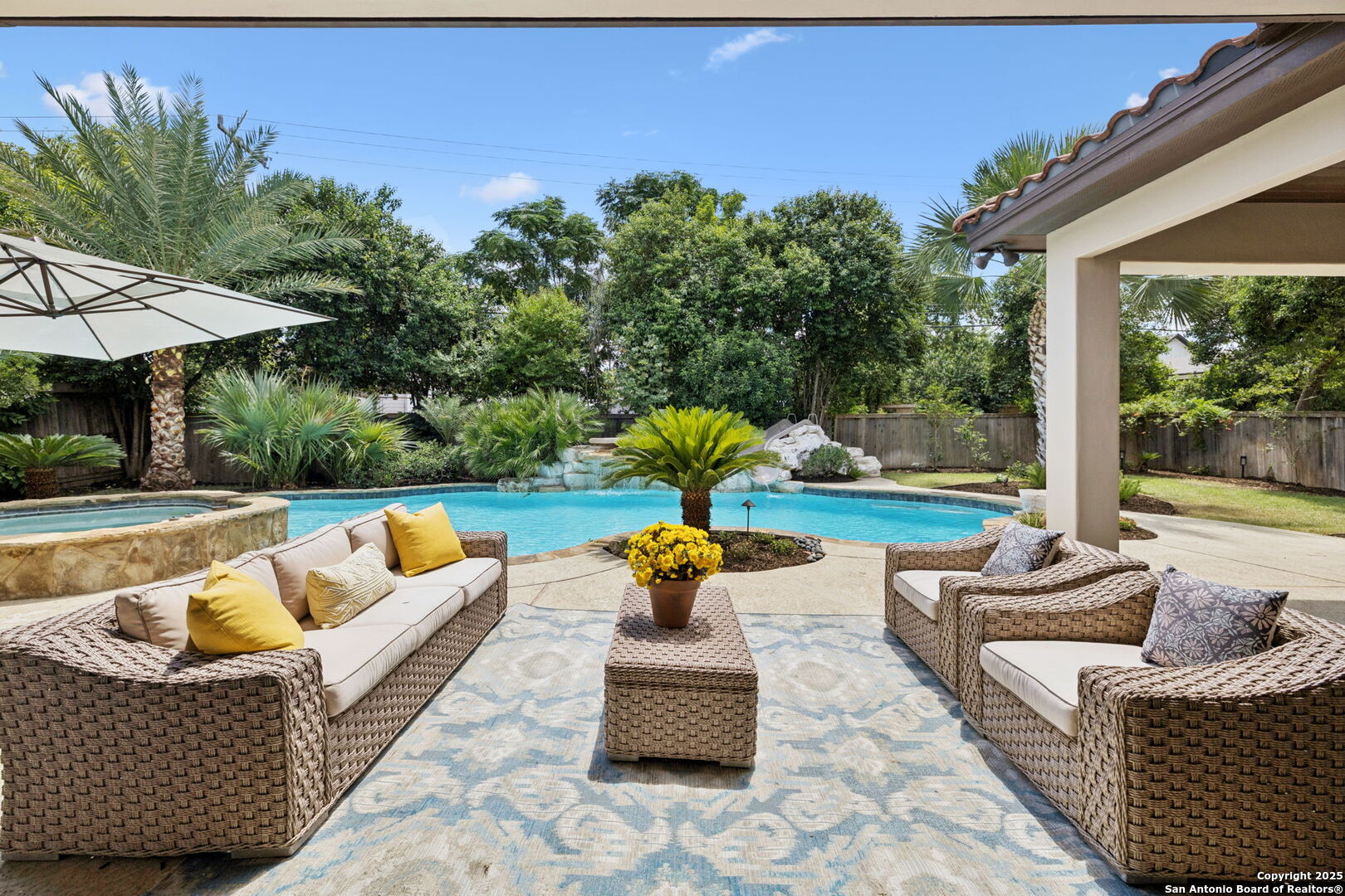 836 Canterbury Hill