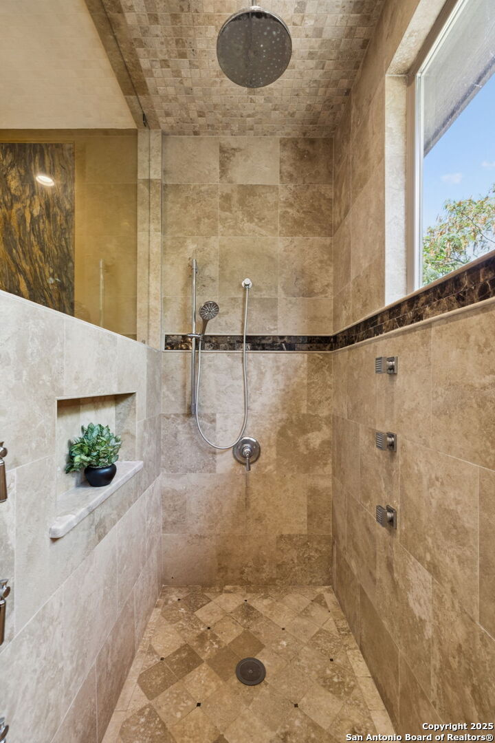 836 Canterbury Hill
