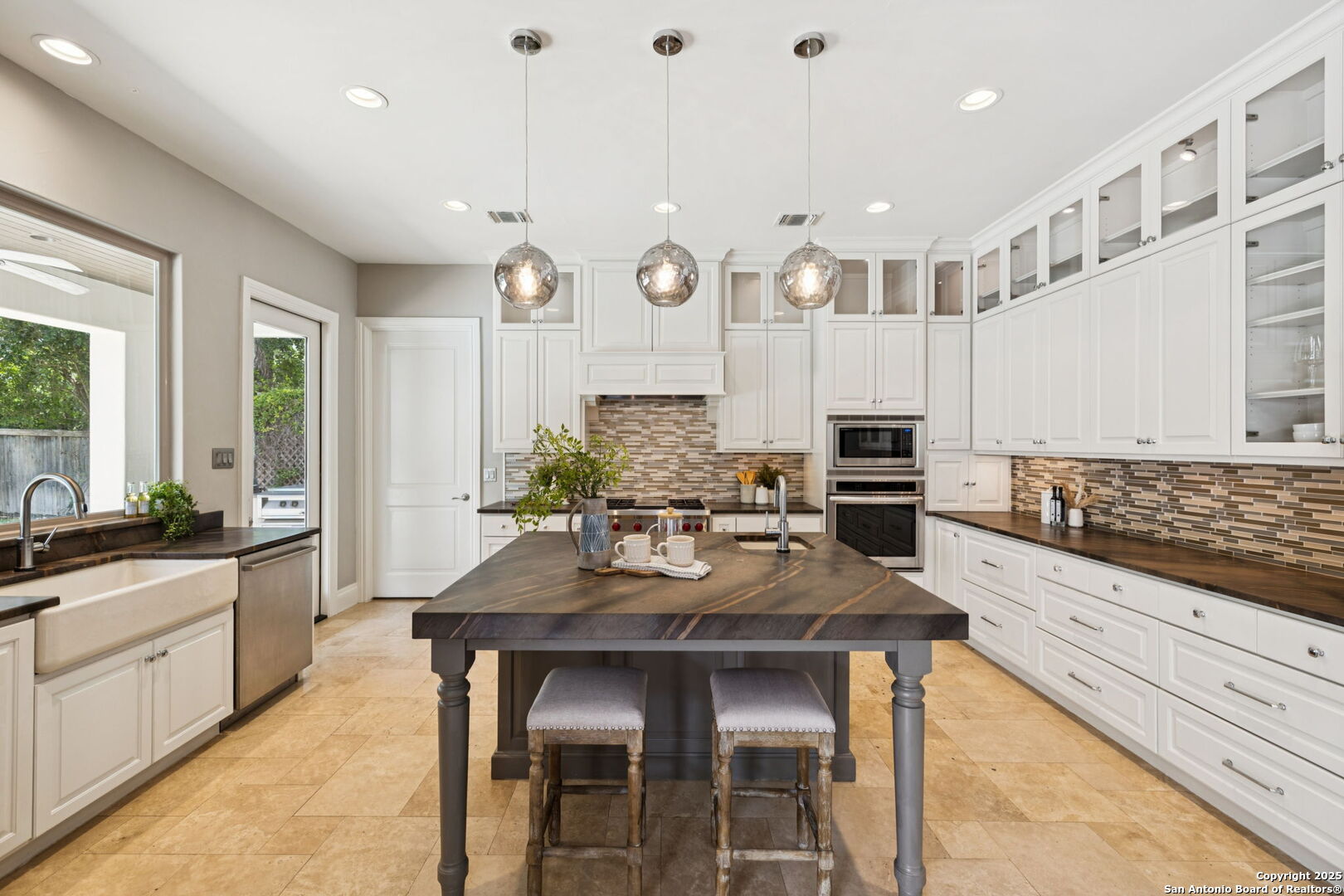 836 Canterbury Hill