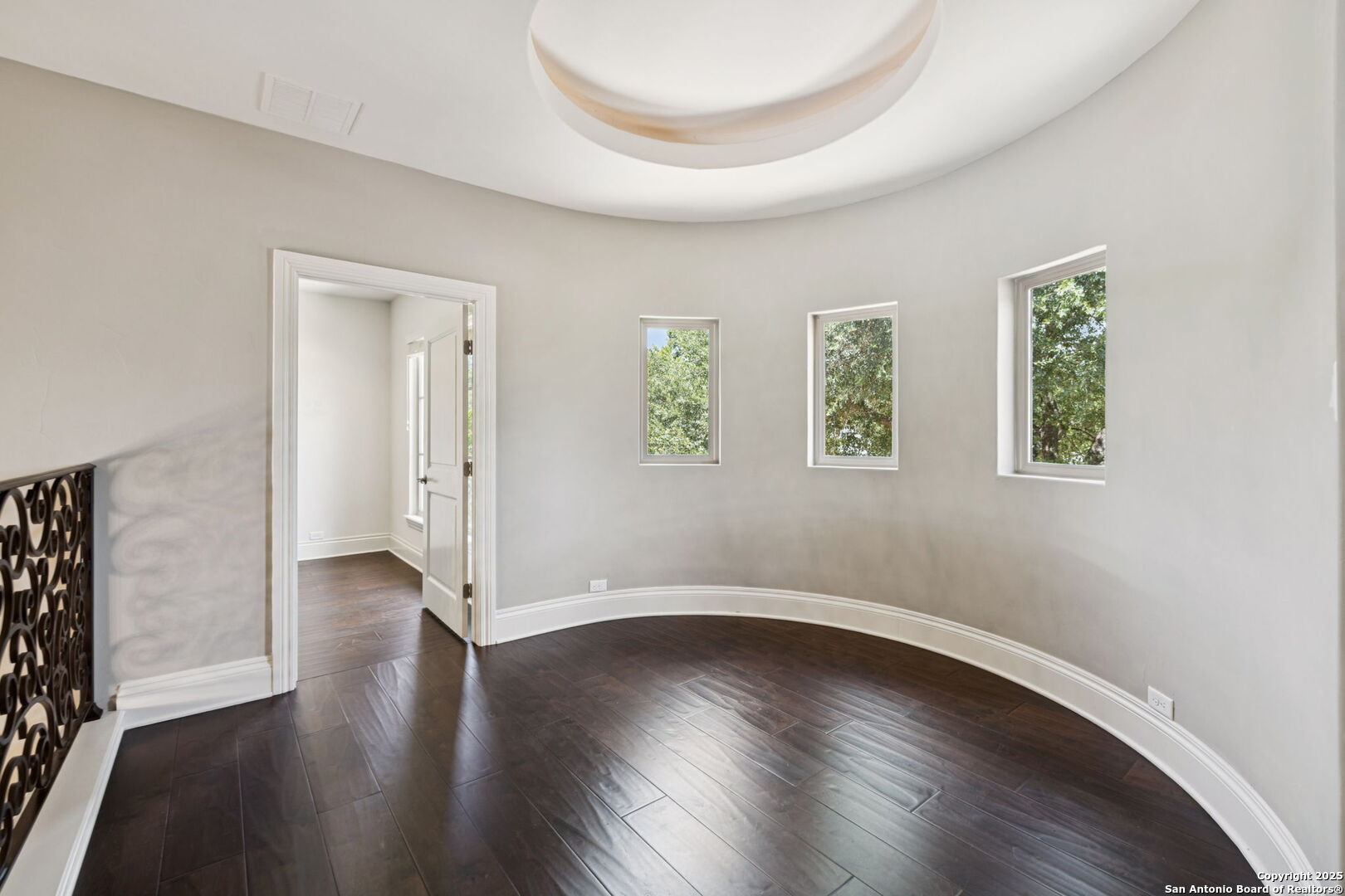 836 Canterbury Hill