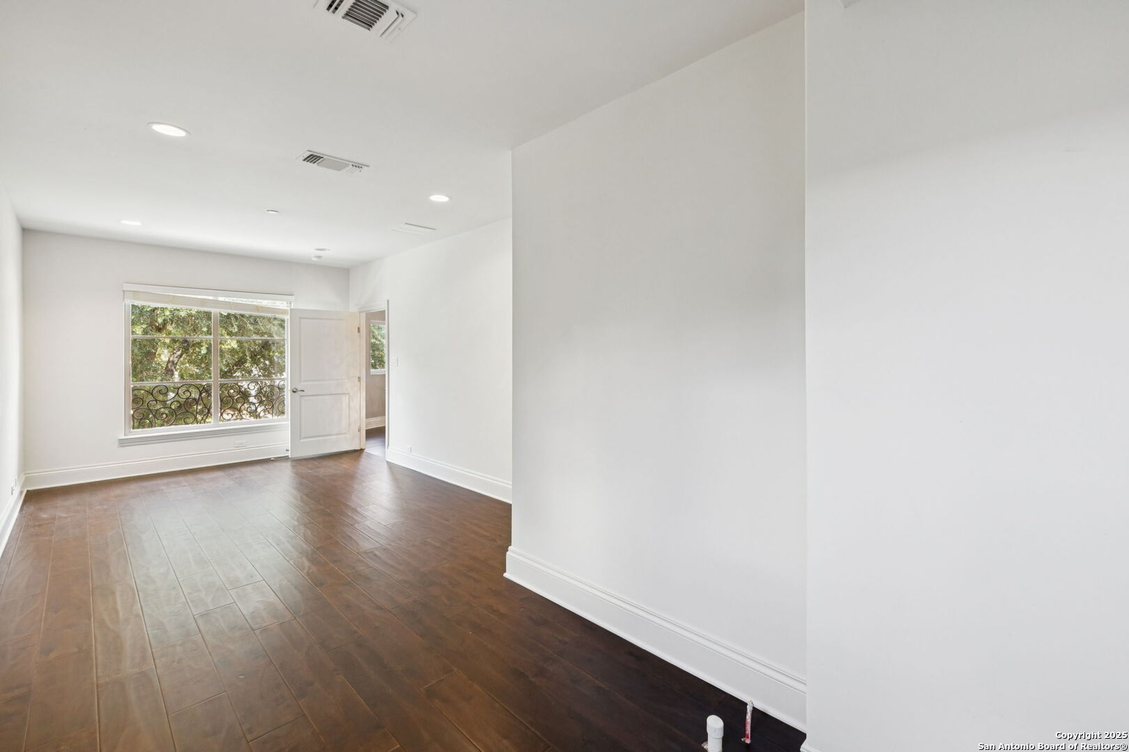 836 Canterbury Hill