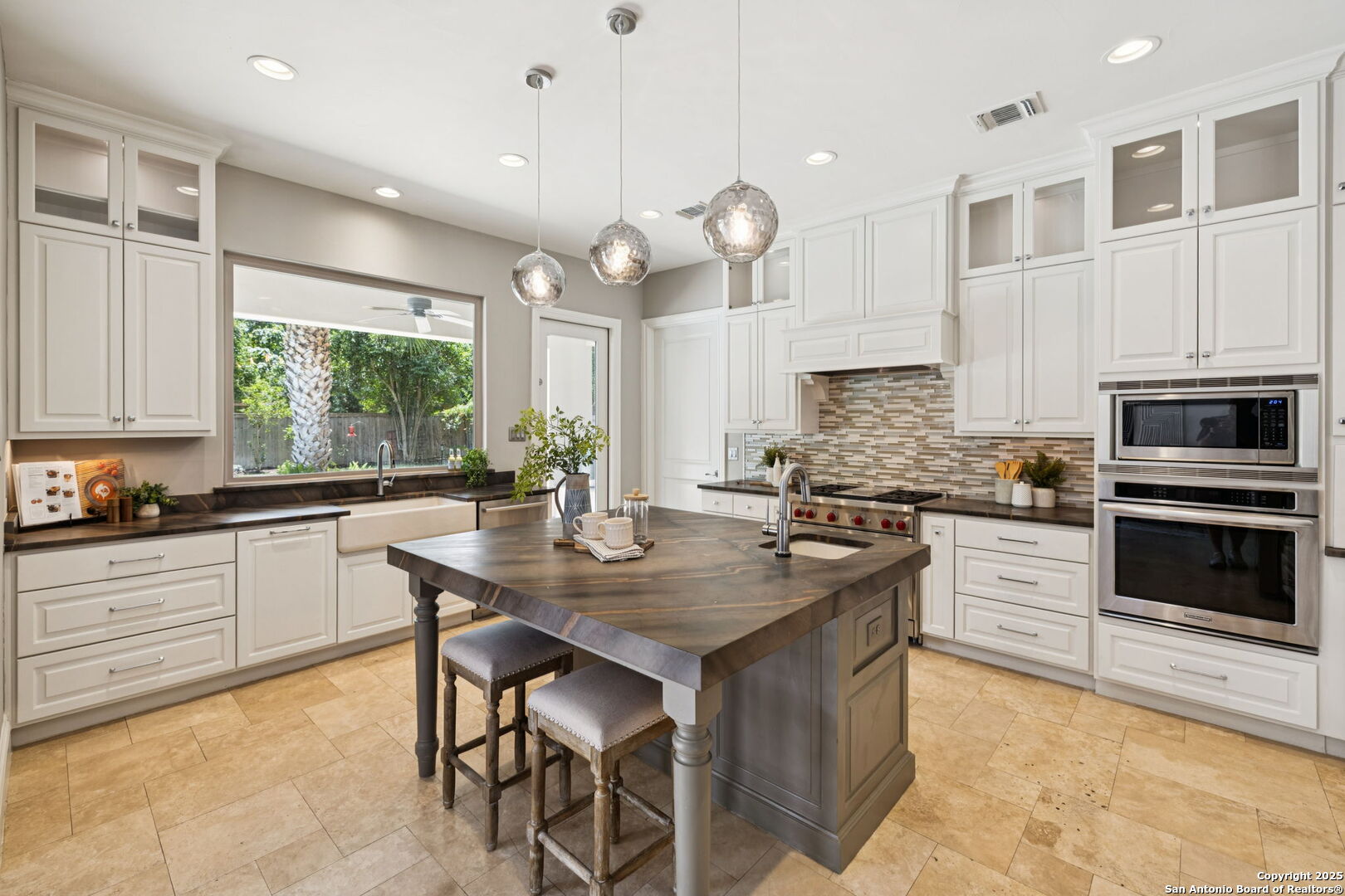 836 Canterbury Hill