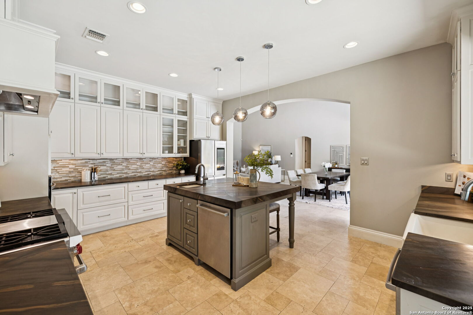 836 Canterbury Hill
