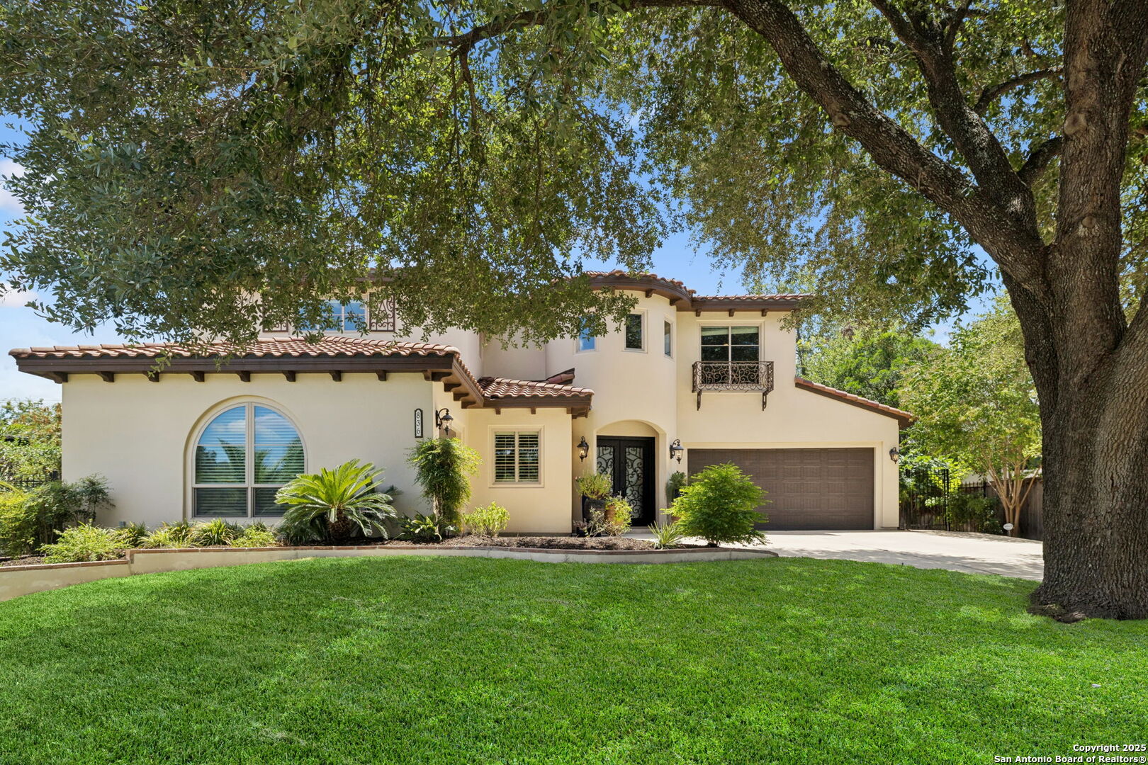 836 Canterbury Hill