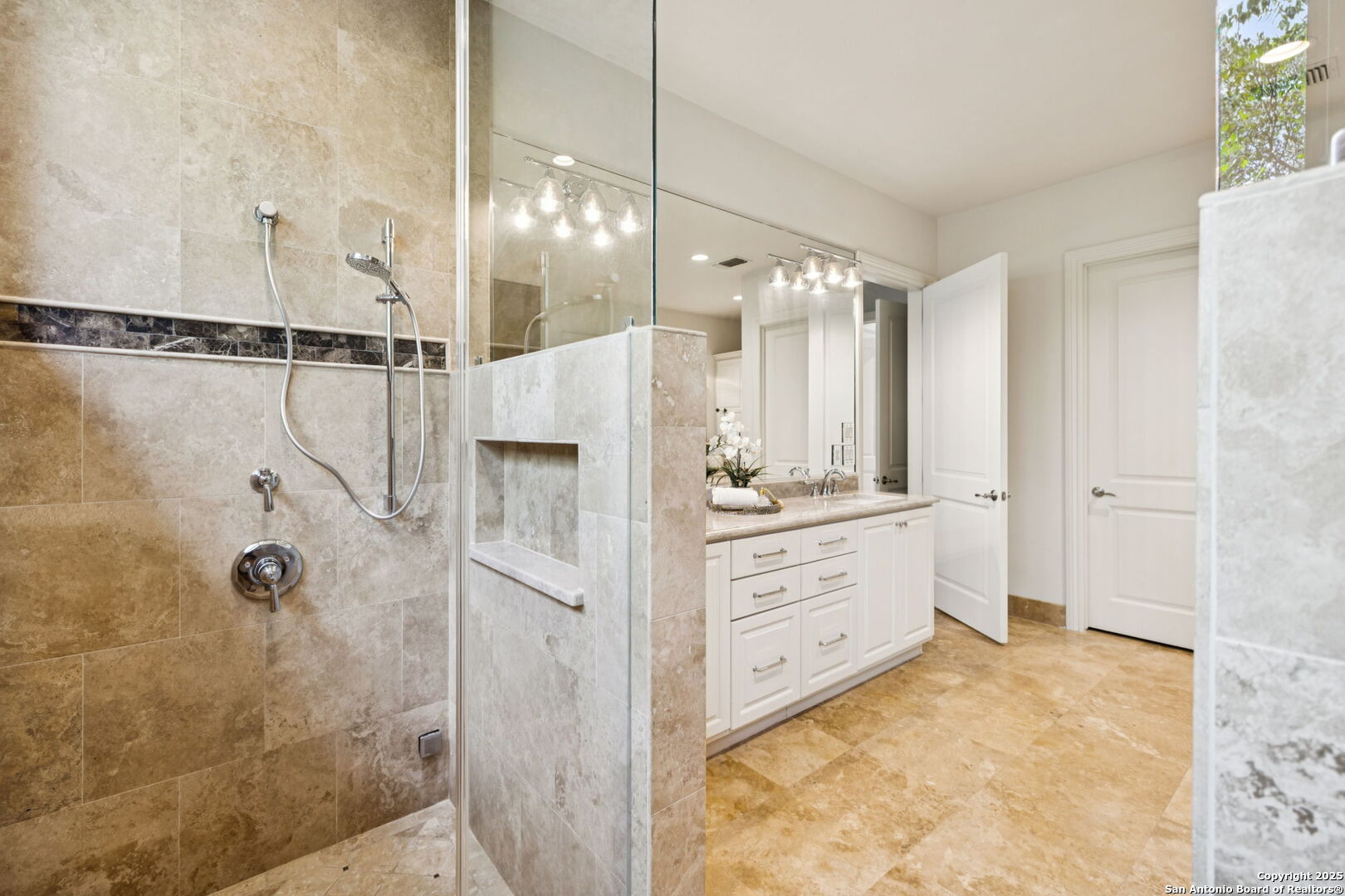 836 Canterbury Hill