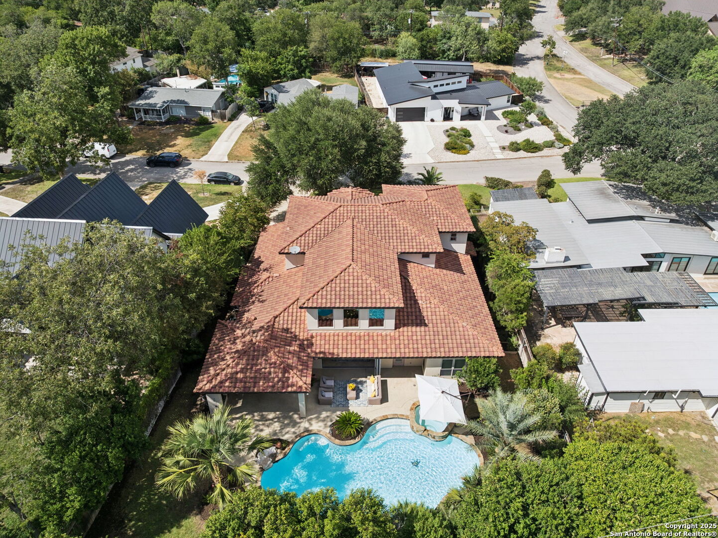 836 Canterbury Hill