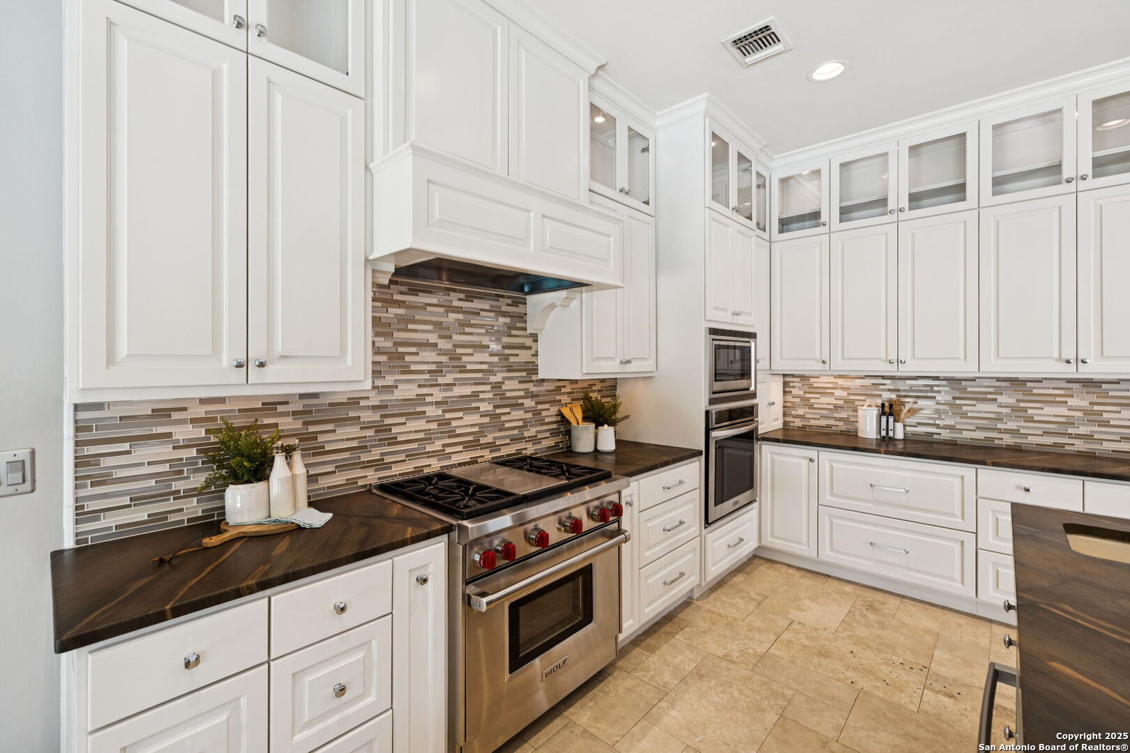 836 Canterbury Hill