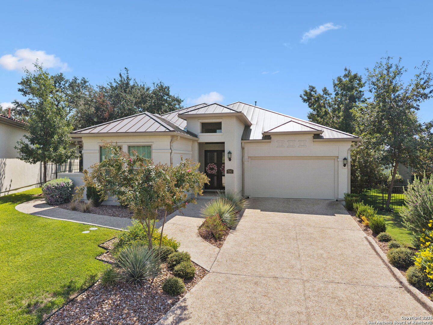 7142 Bluff Run