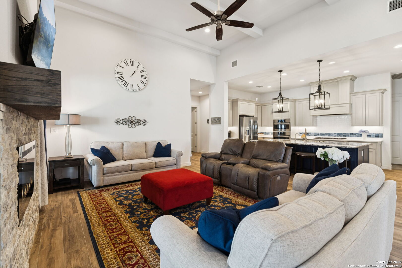 7142 Bluff Run